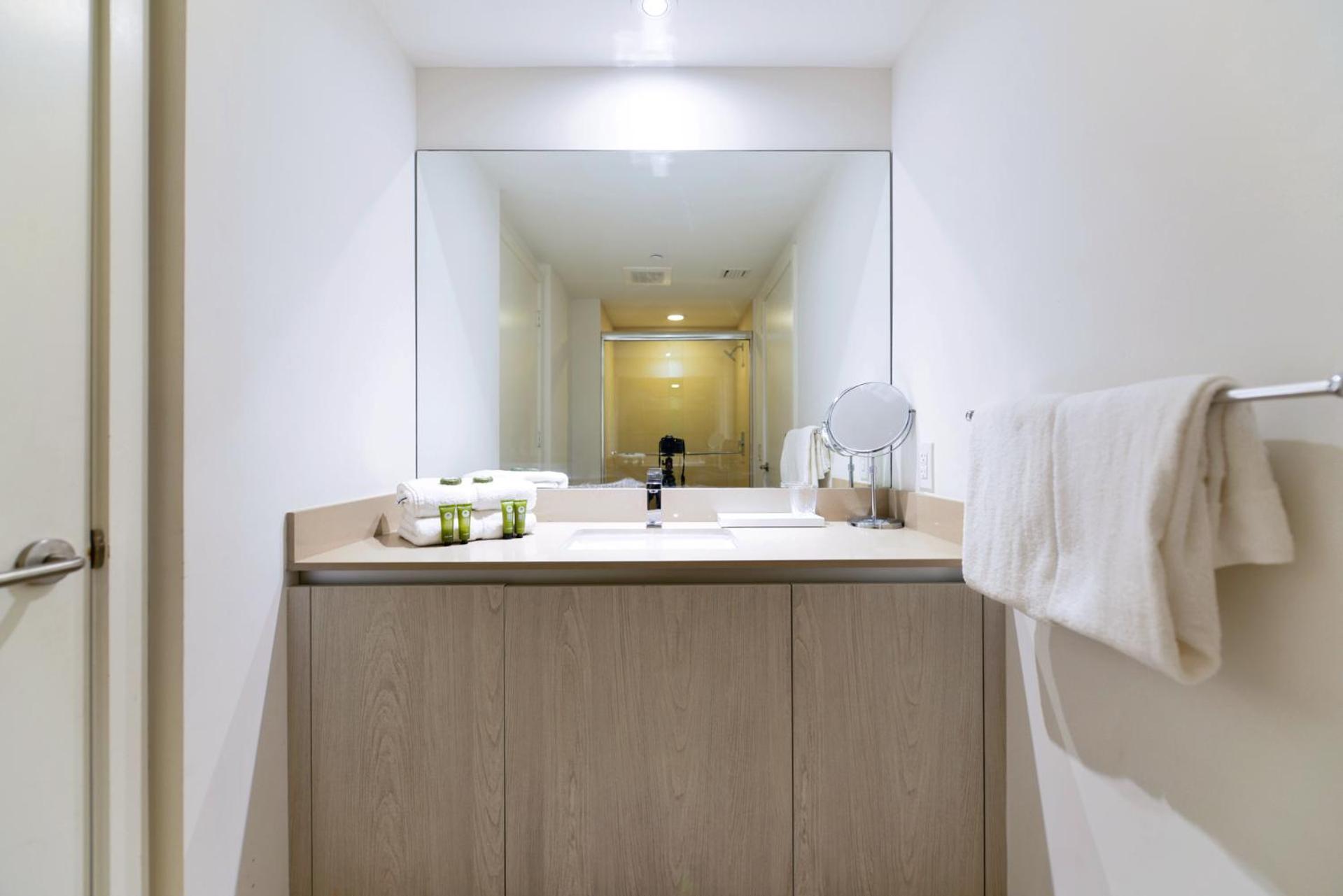 W Beautiful Beachfront And Views From 25th Floor! Hollywood