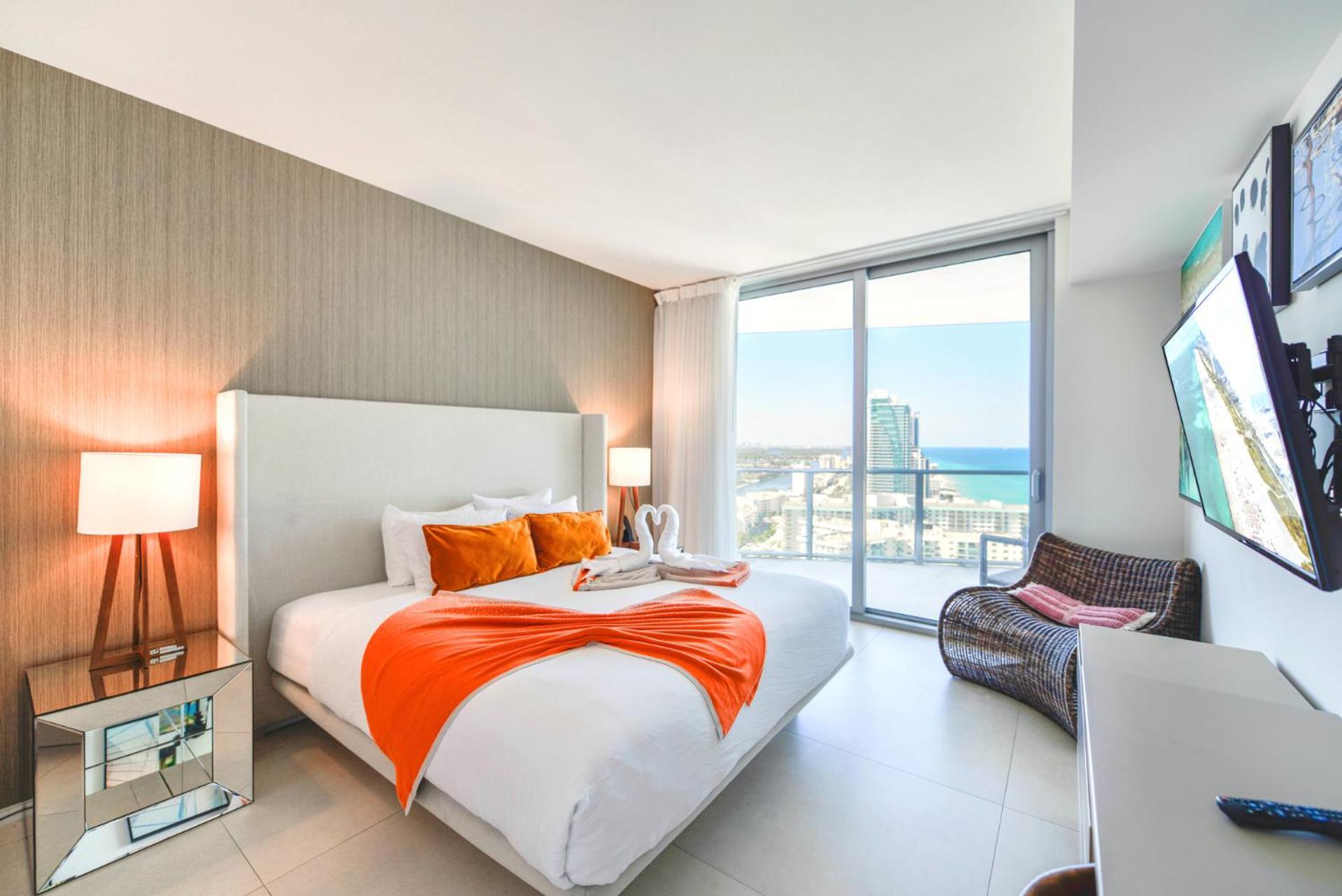 W Beautiful Beachfront And Views From 25th Floor! Apartment *