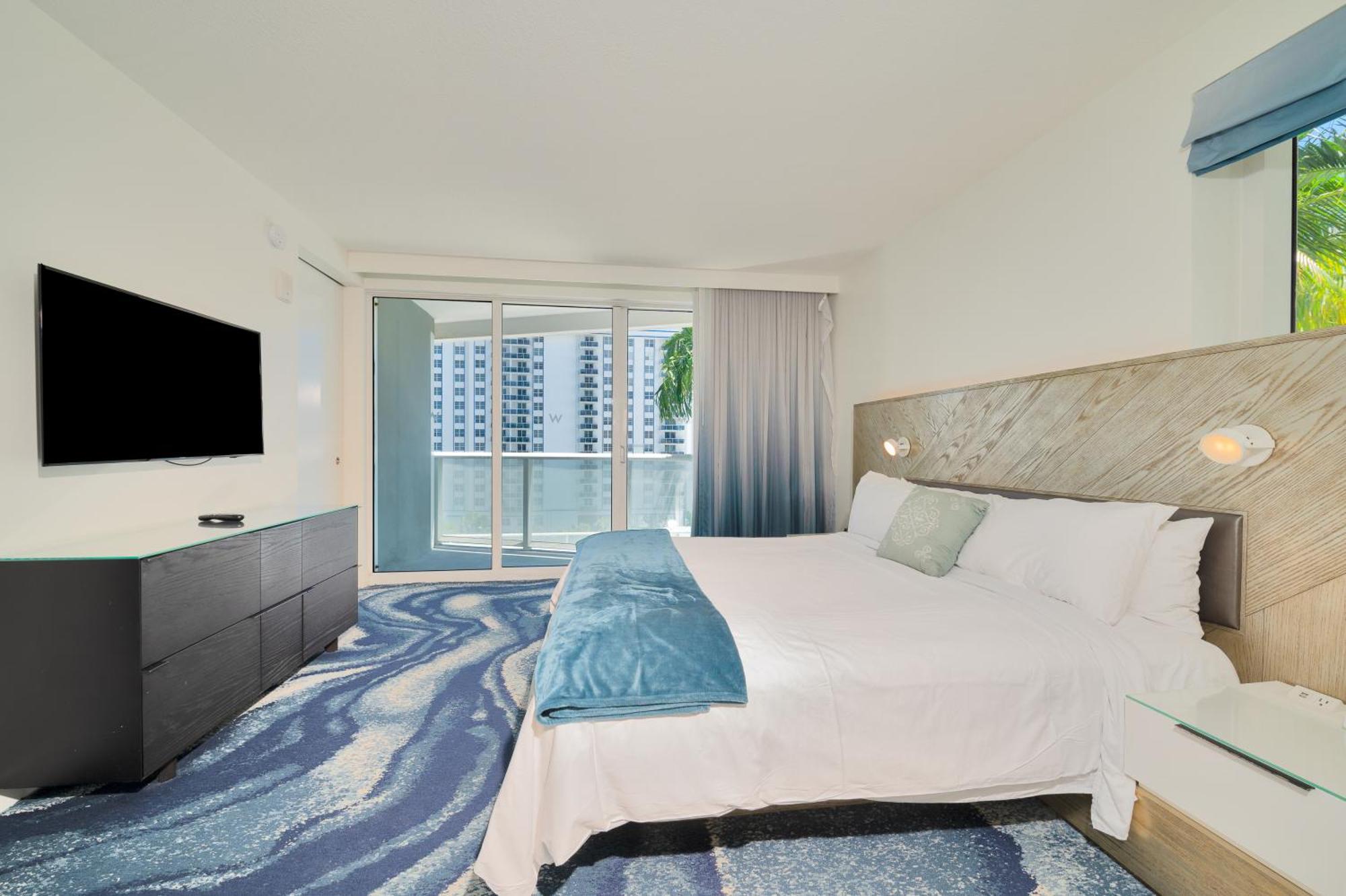 Stylish 1br With 5 Star Amenities And Stunning Views * Fort Lauderdale