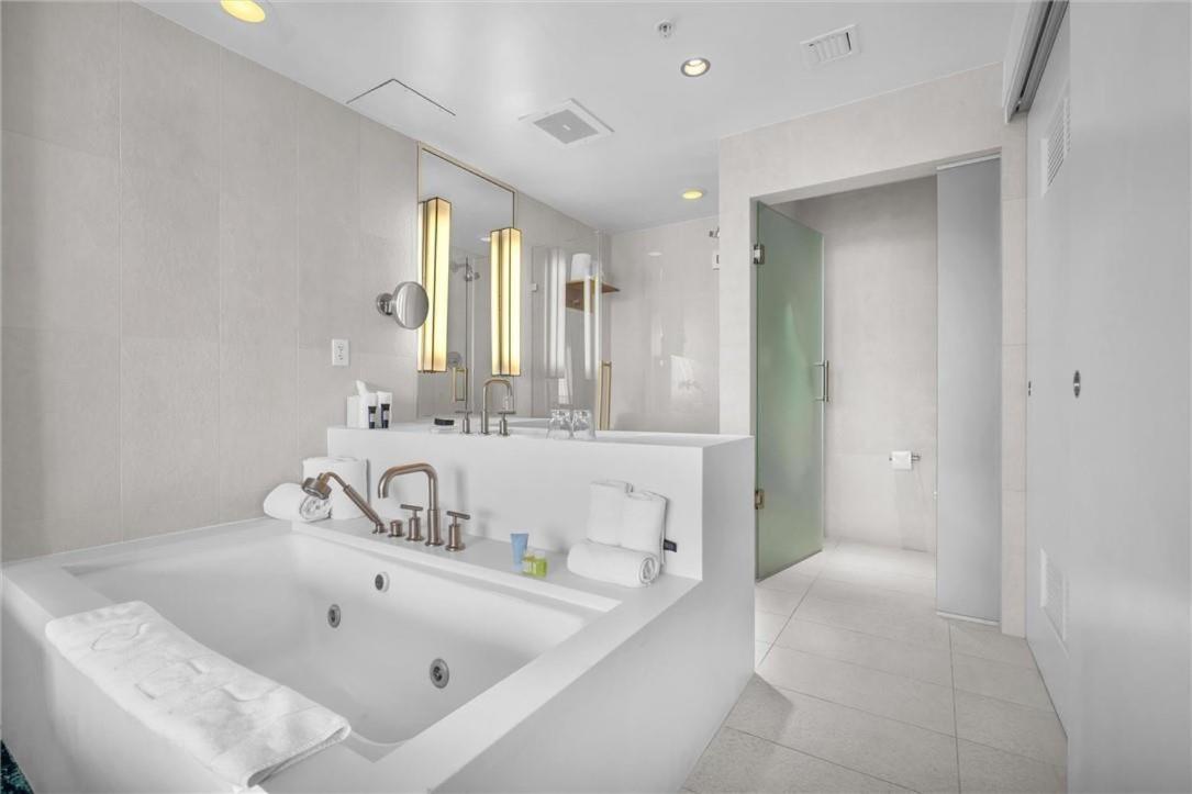 Apartment Elegant 1br Retreat With 5 Star Amenities And Stunning Views Fort Lauderdale
