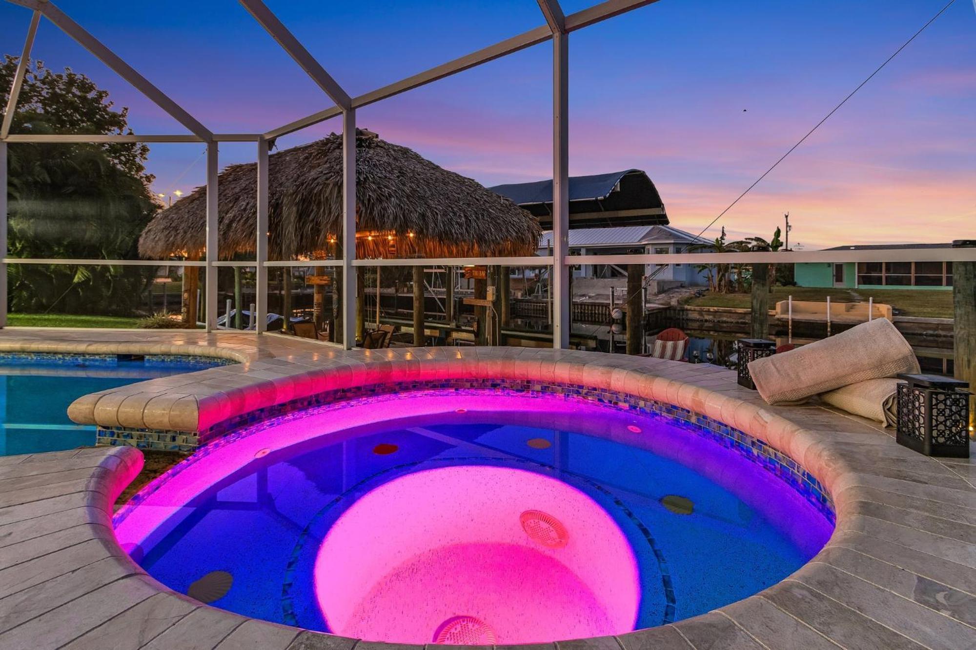 Gulf Access Dock With Tiki Heated Pool Casa Chillotta Roelens Holiday home *