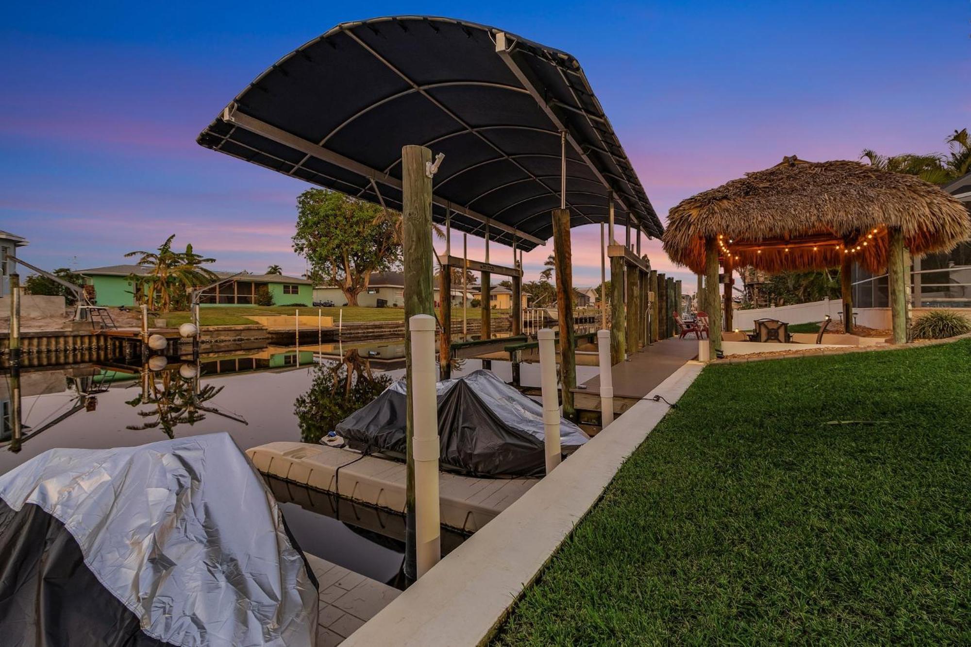 Gulf Access Dock With Tiki Heated Pool Casa Chillotta Roelens Holiday home