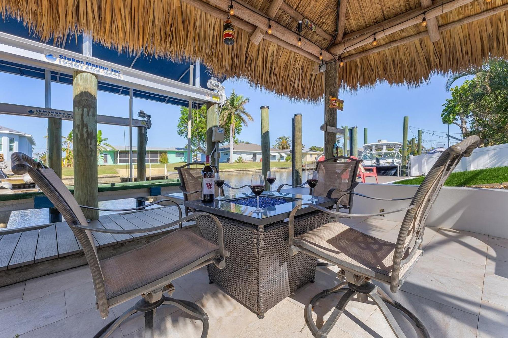 Holiday home Gulf Access Dock With Tiki Heated Pool Casa Chillotta Roelens Cape Coral