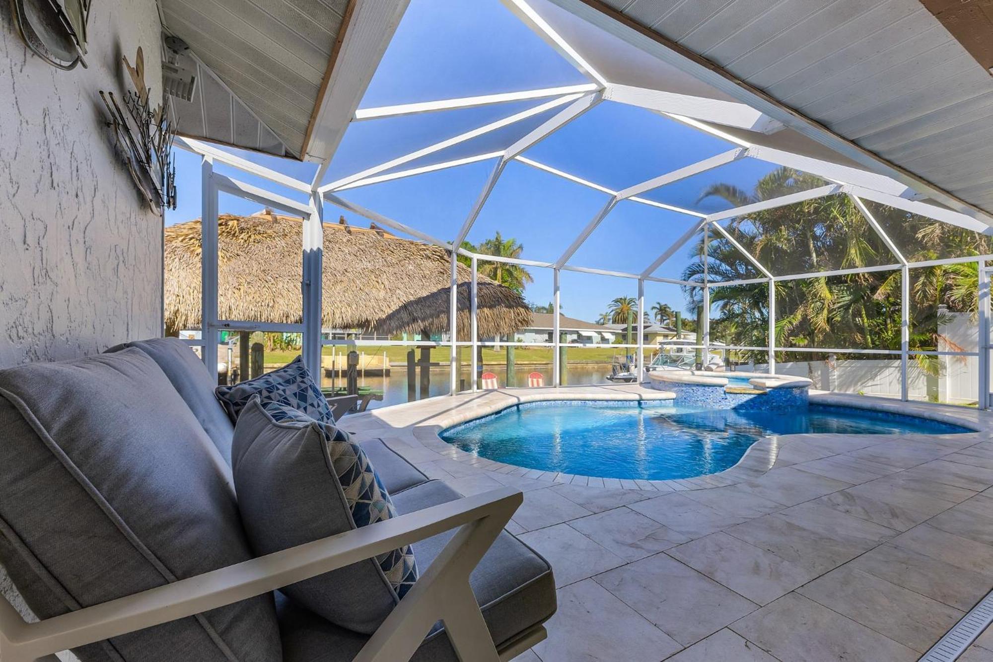Gulf Access Dock With Tiki Heated Pool Casa Chillotta Roelens * Cape Coral