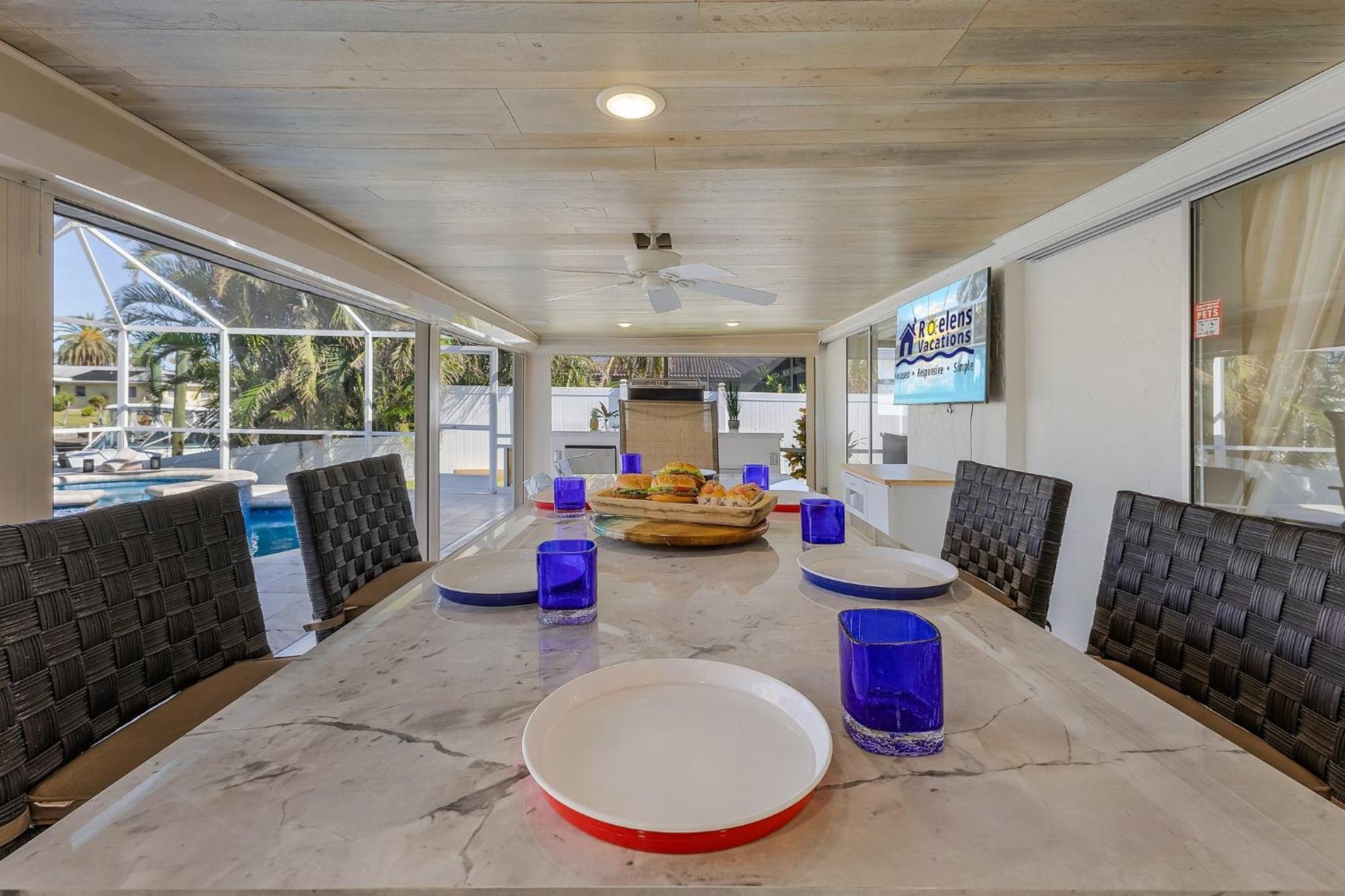 Gulf Access Dock With Tiki Heated Pool Casa Chillotta Roelens Holiday home *