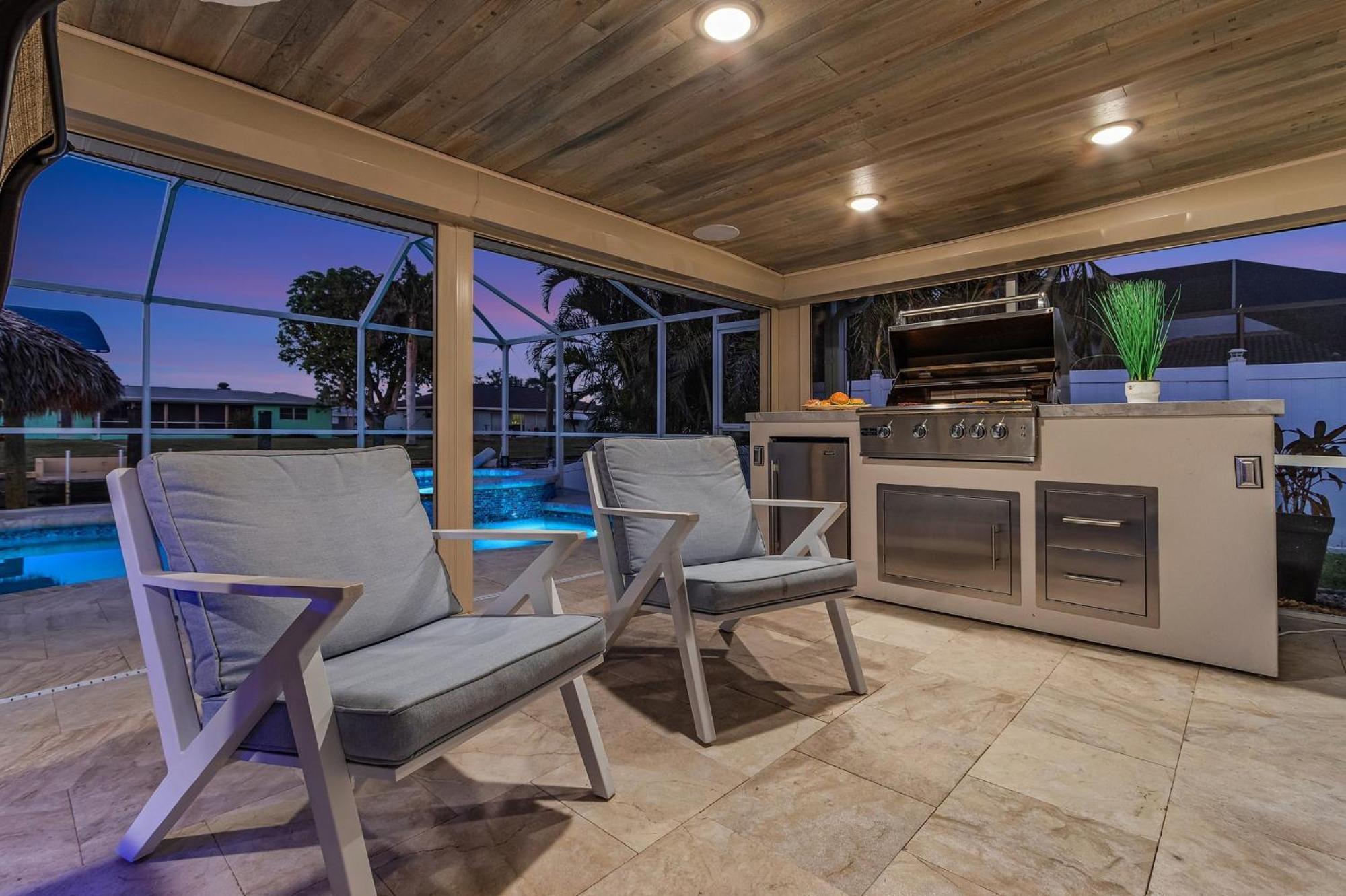 Gulf Access Dock With Tiki Heated Pool Casa Chillotta Roelens