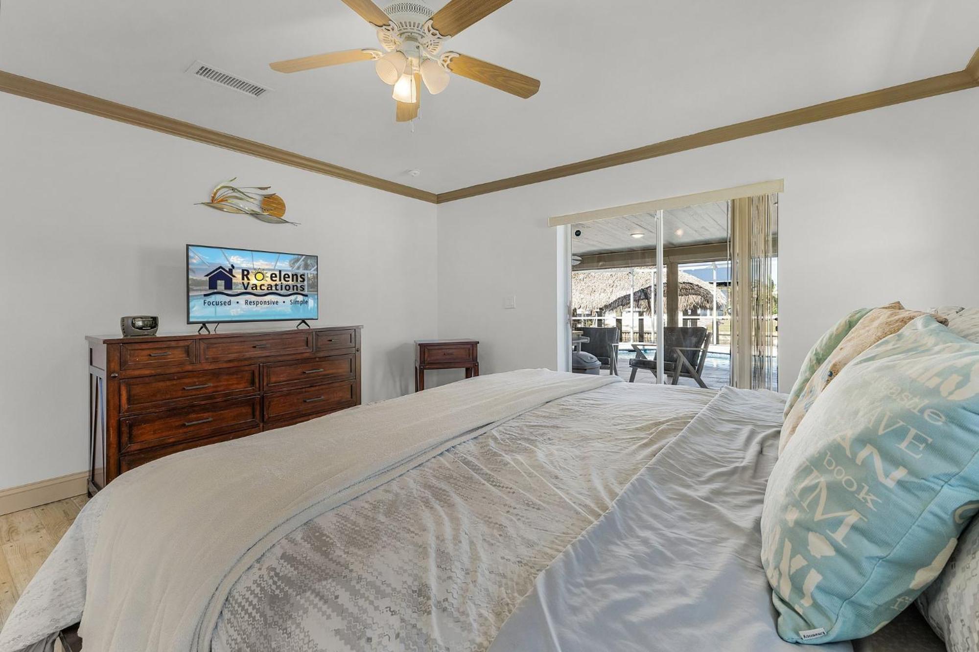 Gulf Access Dock With Tiki Heated Pool Casa Chillotta Roelens * Cape Coral