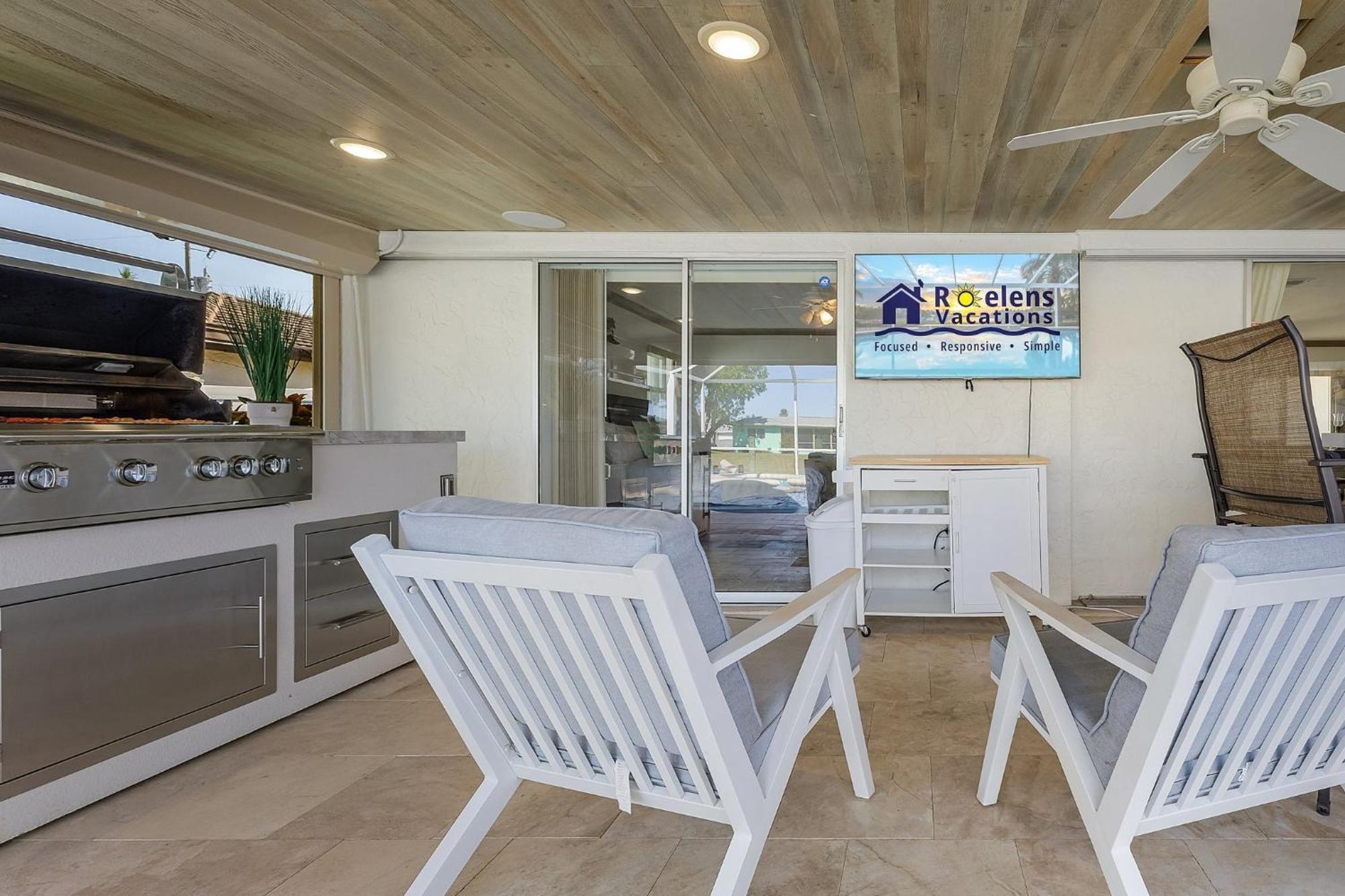 Gulf Access Dock With Tiki Heated Pool Casa Chillotta Roelens Holiday home Cape Coral