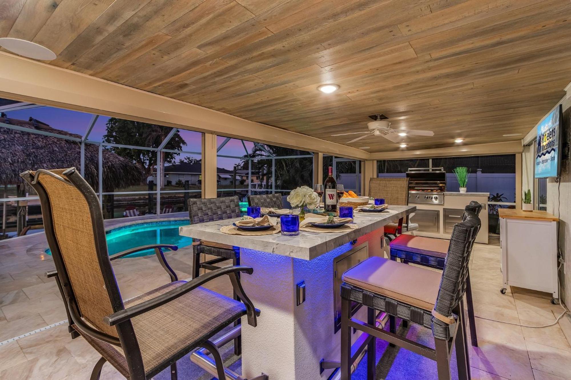 Gulf Access Dock With Tiki Heated Pool Casa Chillotta Roelens Holiday home Cape Coral