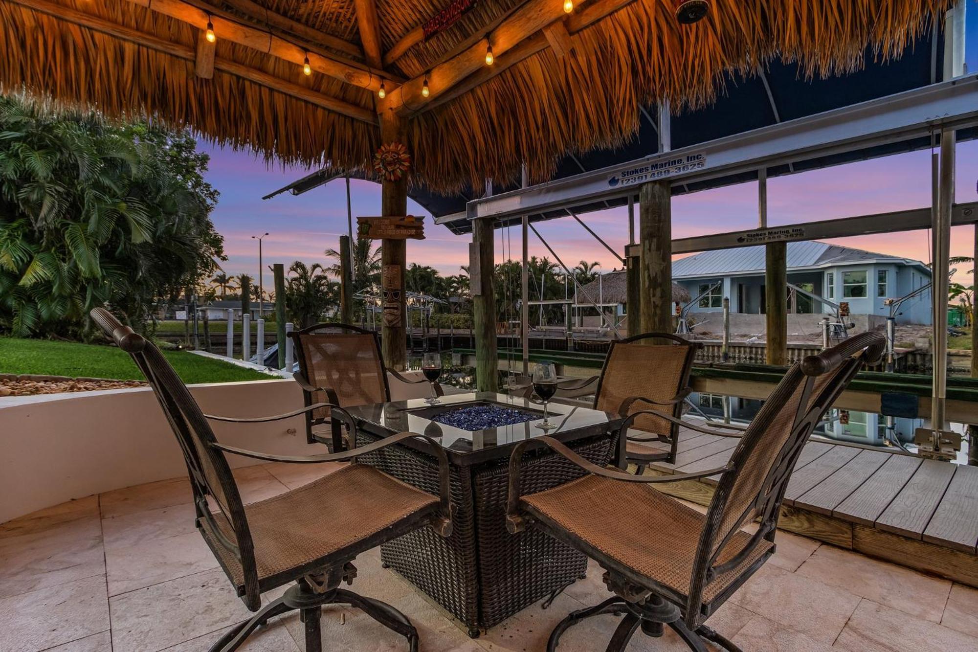 Holiday home Gulf Access Dock With Tiki Heated Pool Casa Chillotta Roelens Cape Coral
