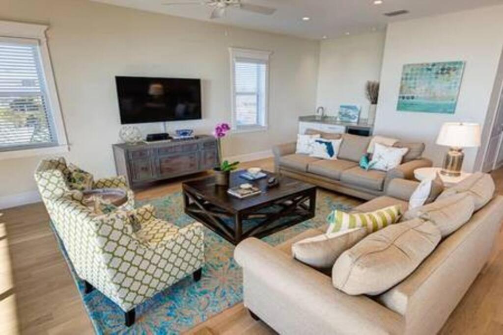 Beachfront Paradise - Direct Access To The Gulf Holiday home