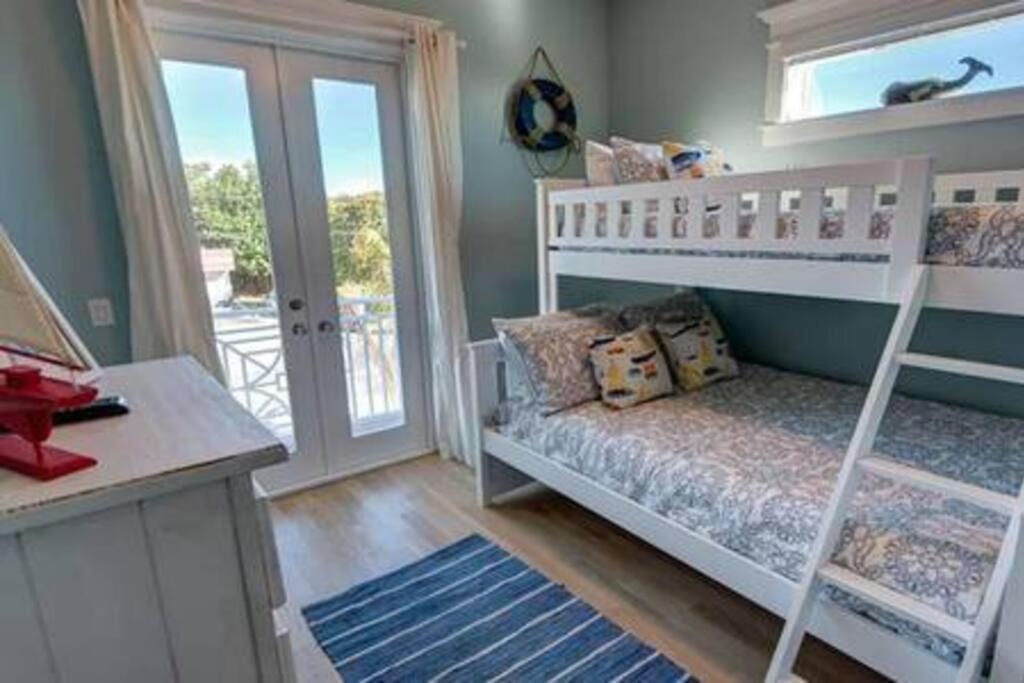 Holiday home Beachfront Paradise - Direct Access To The Gulf Bradenton Beach