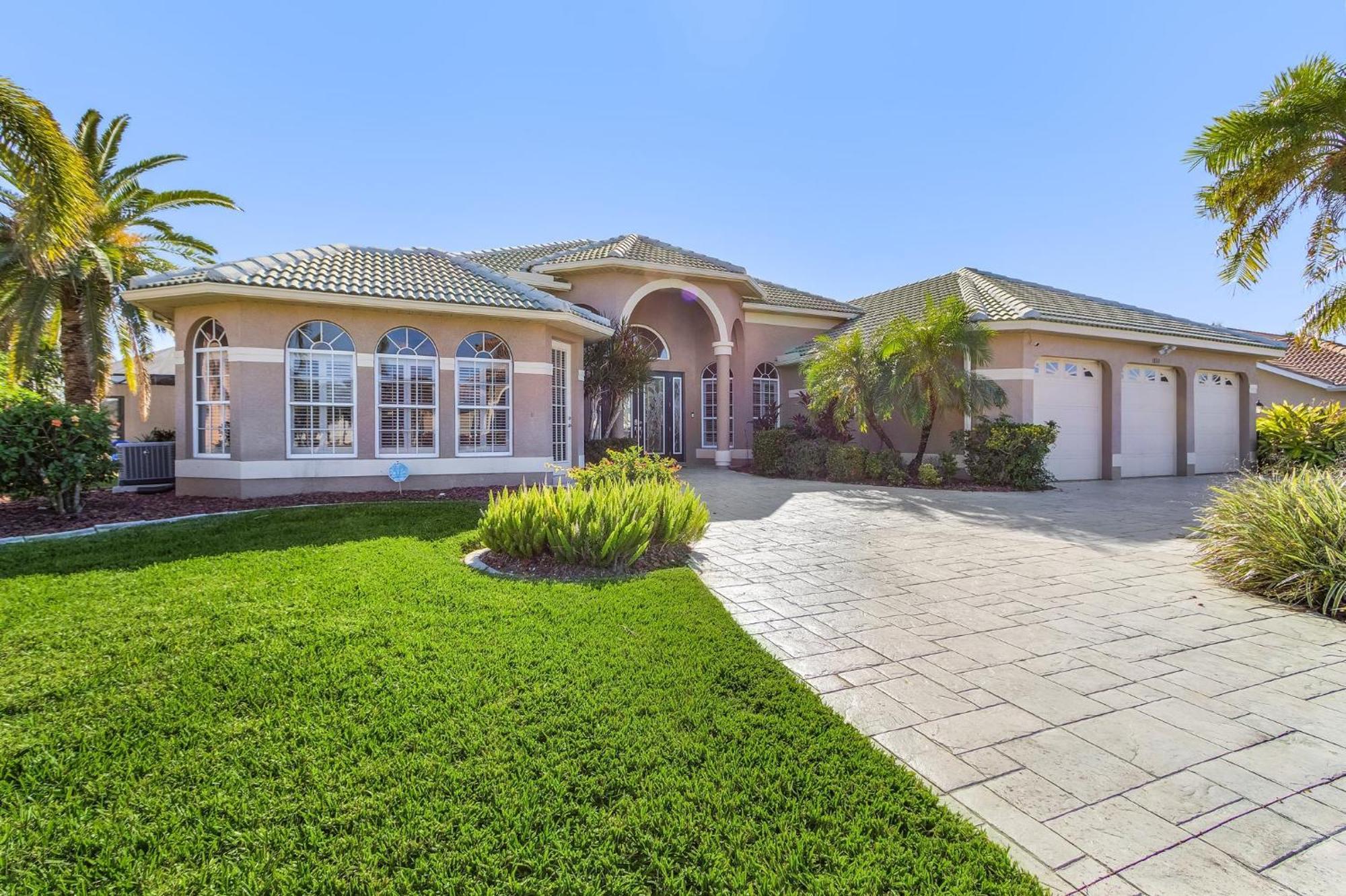Gulf Access, Heated Pool, Bicycles, & - Coral Coast - Roelens Holiday home *