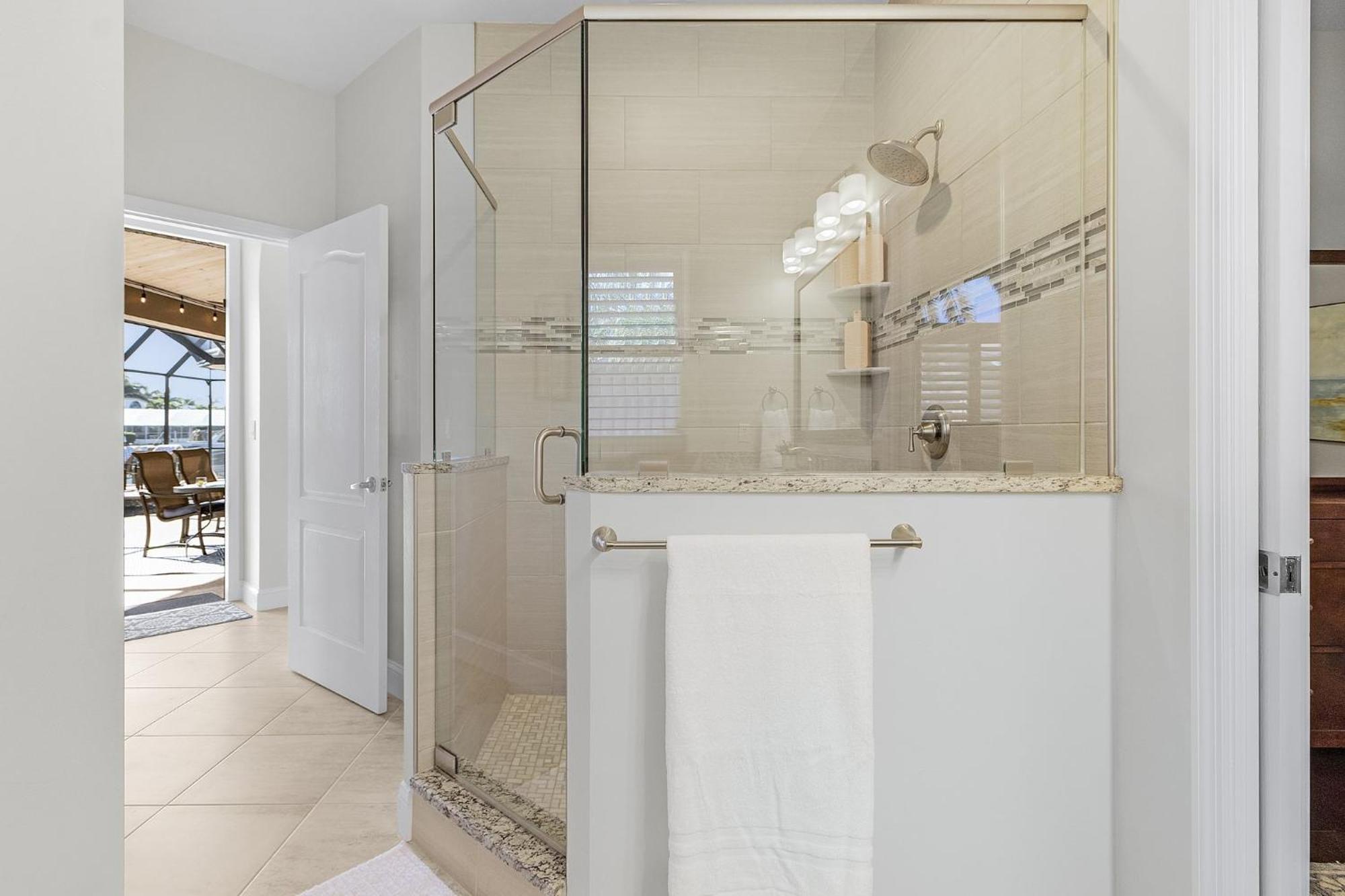 Gulf Access, Heated Pool, Bicycles, & - Coral Coast - Roelens *