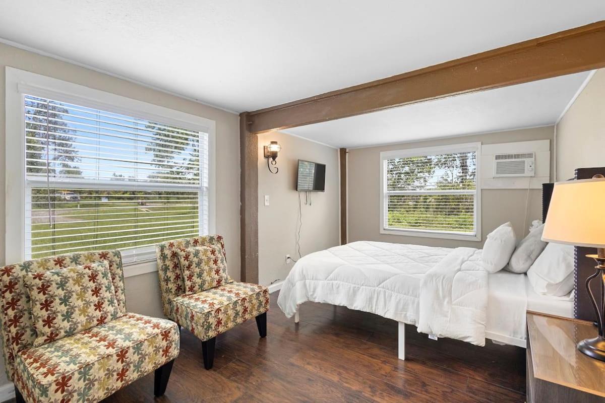 Countryside Escape Near & Adventure Park Apartment