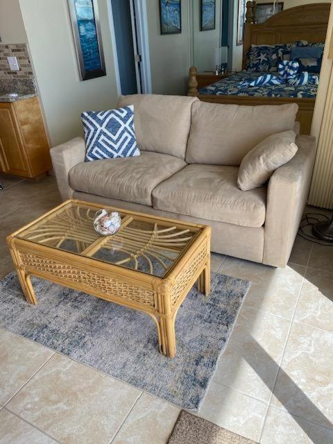 Panoramic Gulf Views: Beachfront Condo, Pool * Fort Myers Beach