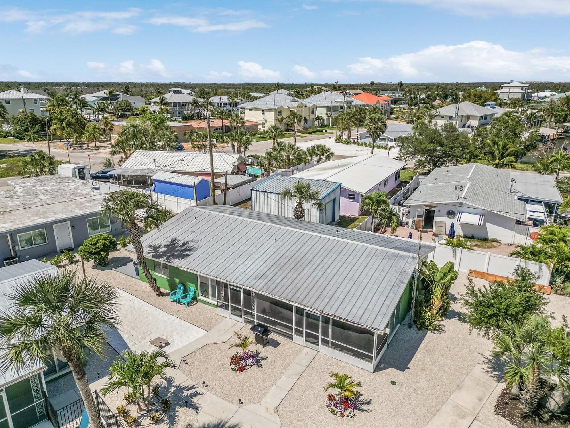 Dune Our Thing Manor: 8br Retreat W/ Pool &