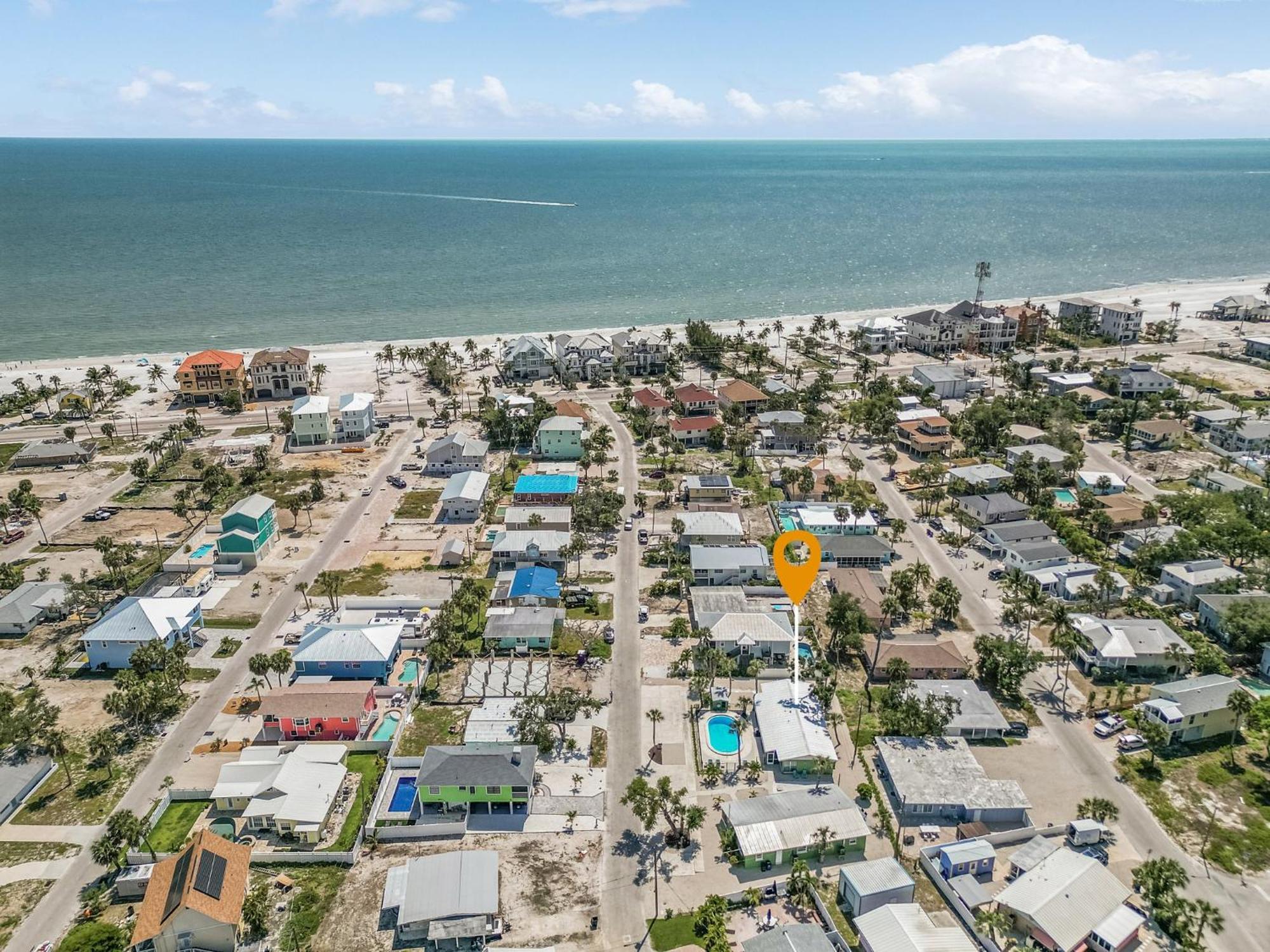 Holiday home Dune Our Thing Manor: 8br Retreat W/ Pool &