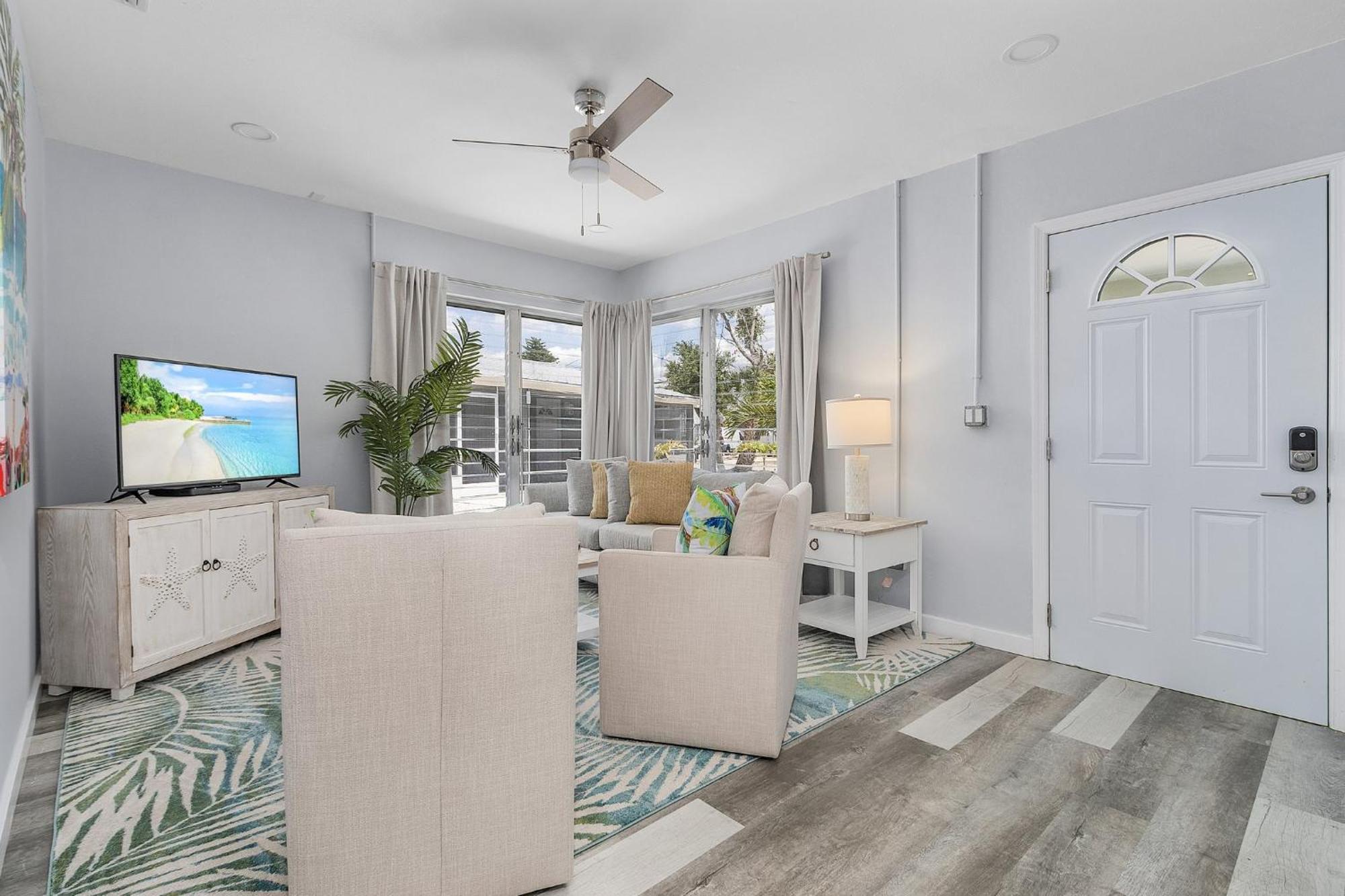 Holiday home Dune Our Thing Manor: 8br Retreat W/ Pool & Fort Myers Beach