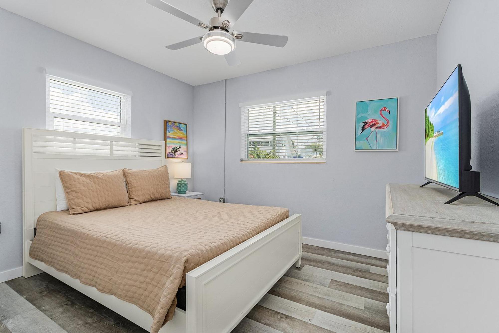 Dune Our Thing Manor: 8br Retreat W/ Pool & Holiday home *