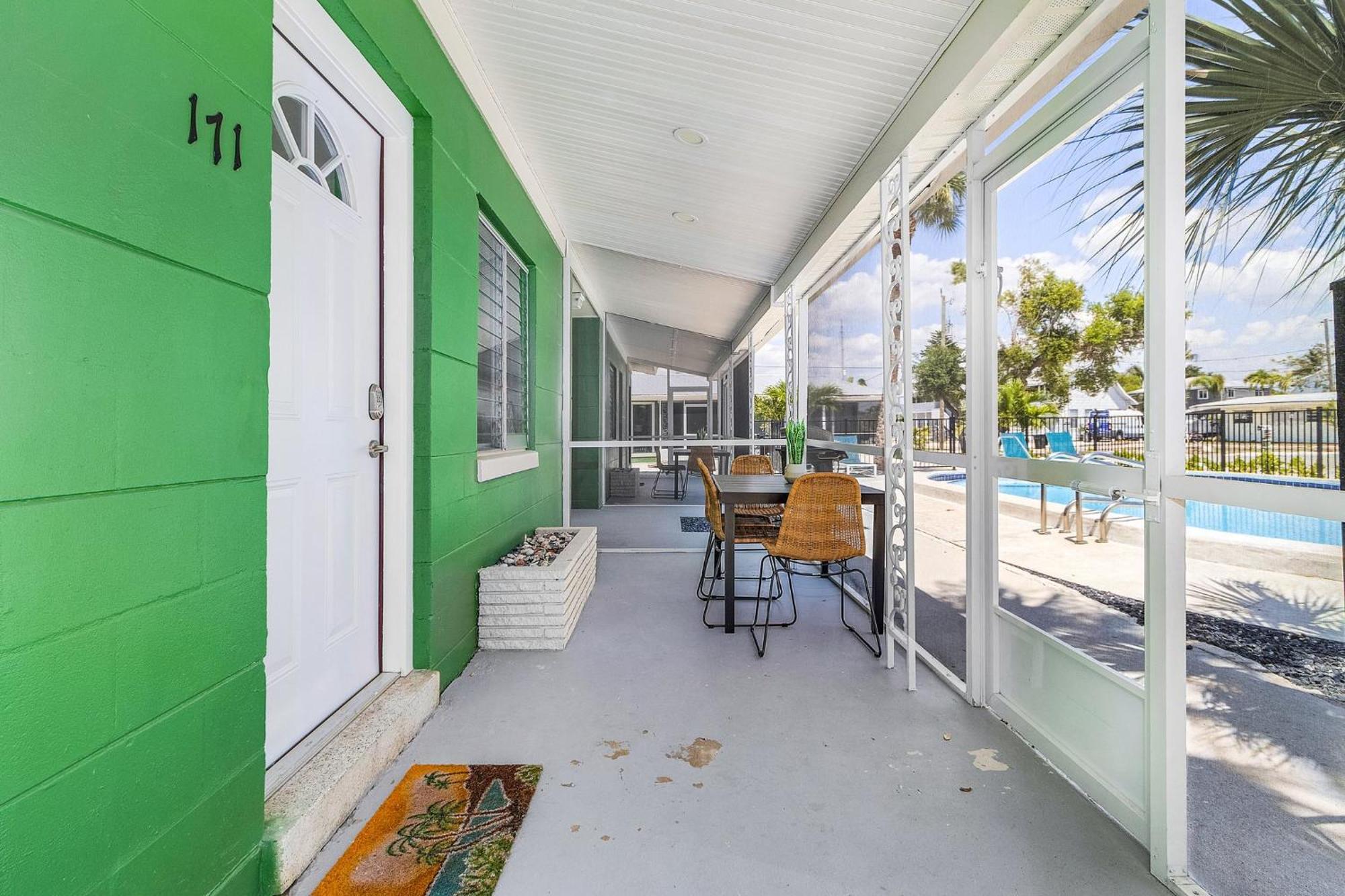 Spacious 4br Duplex: Pool, Access & Bbq Area * Fort Myers Beach