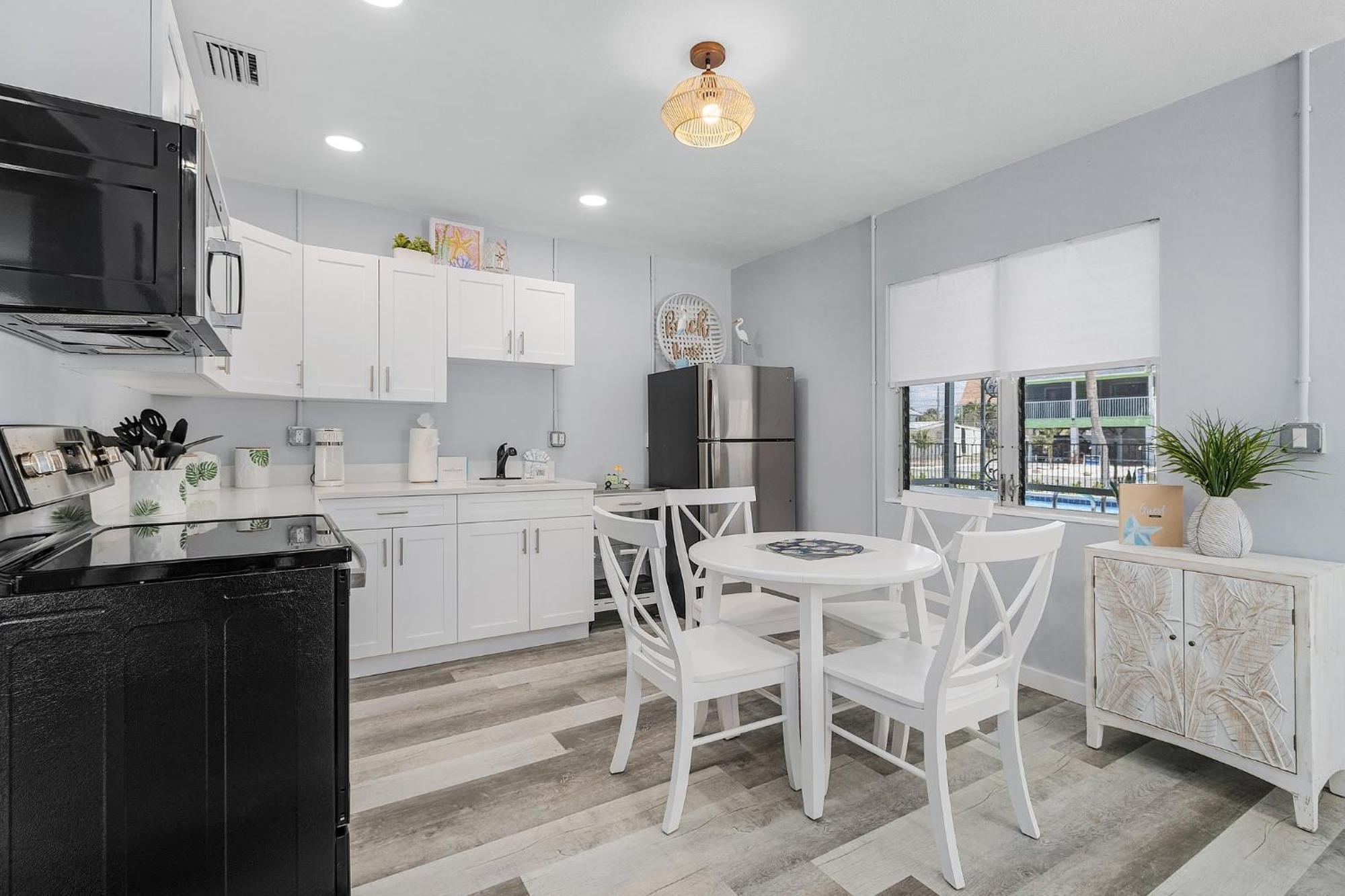 Spacious 4br Duplex: Pool, Access & Bbq Area * Fort Myers Beach