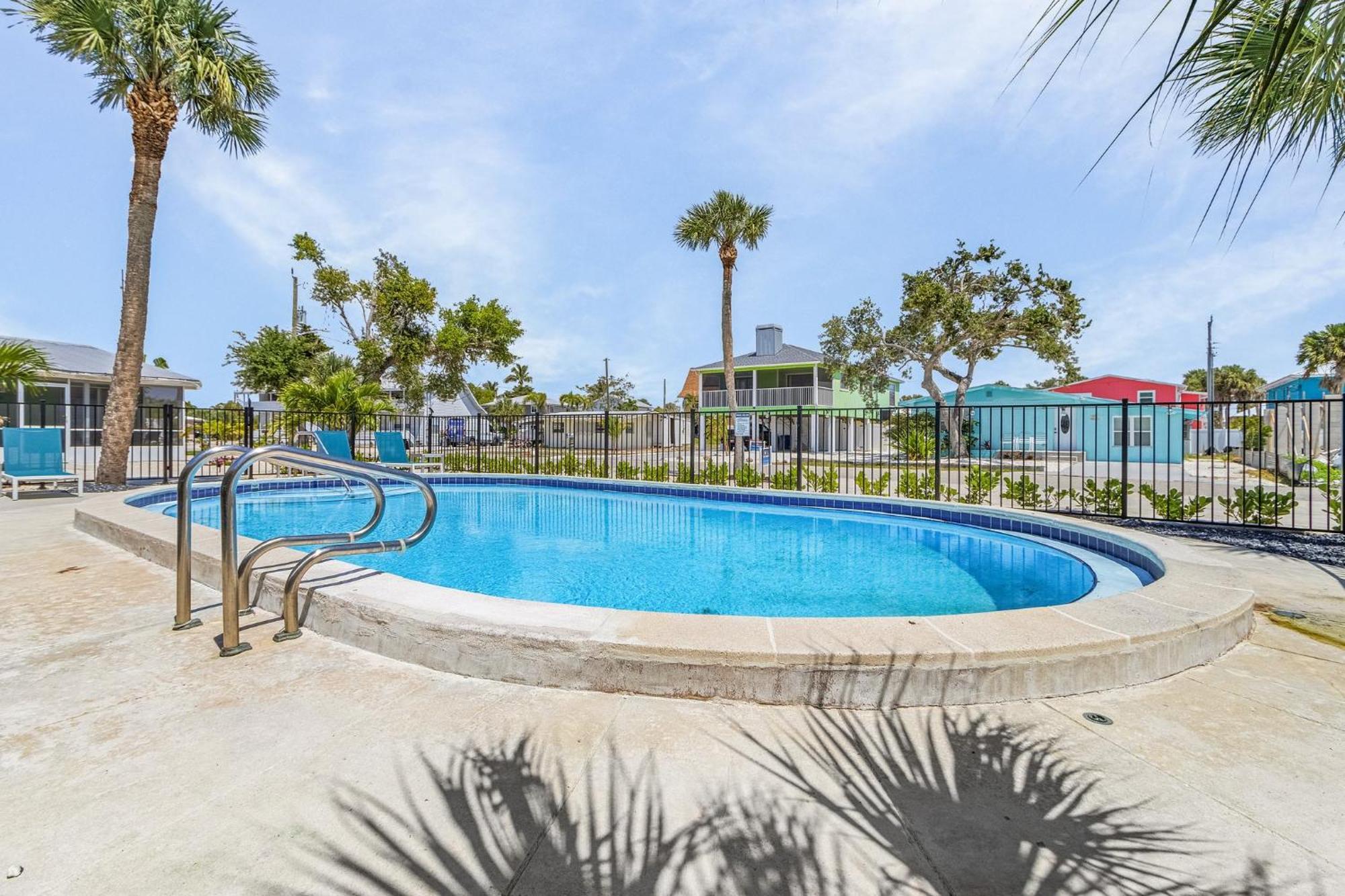 Holiday home Spacious 4br Duplex: Pool, Access & Bbq Area