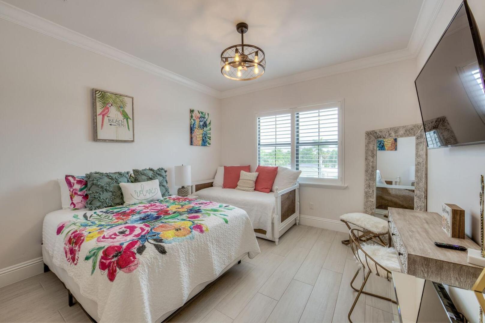 Big Kahuna Oasis: 10br, Pools & Access Holiday home Fort Myers Beach