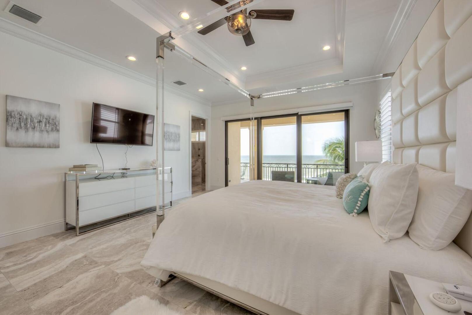 Big Kahuna Oasis: 10br, Pools & Access Fort Myers Beach