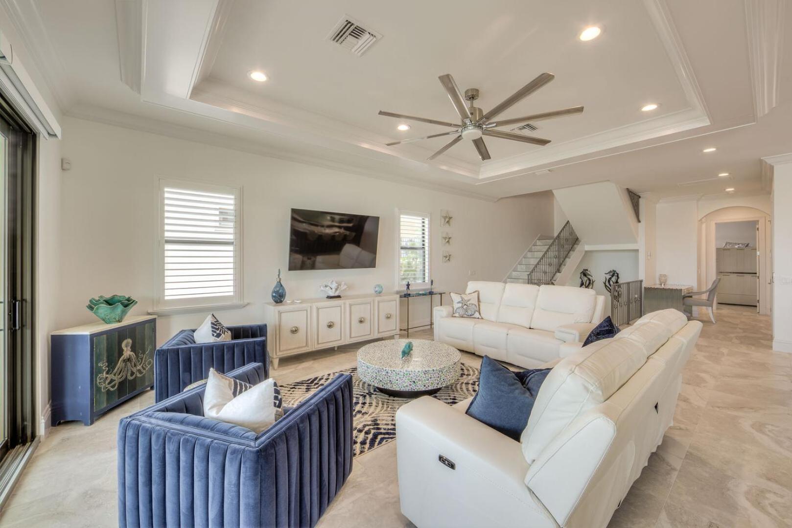 Big Kahuna Oasis: 10br, Pools & Access Holiday home