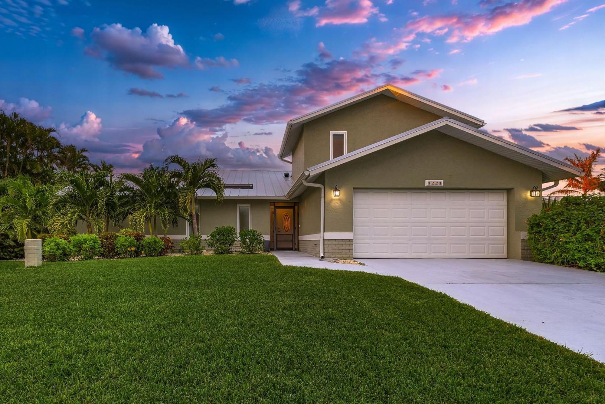 Waterfront Living, Dock, Heated Pool & - Gulf Gate Oasis - Roelens Holiday home Cape Coral