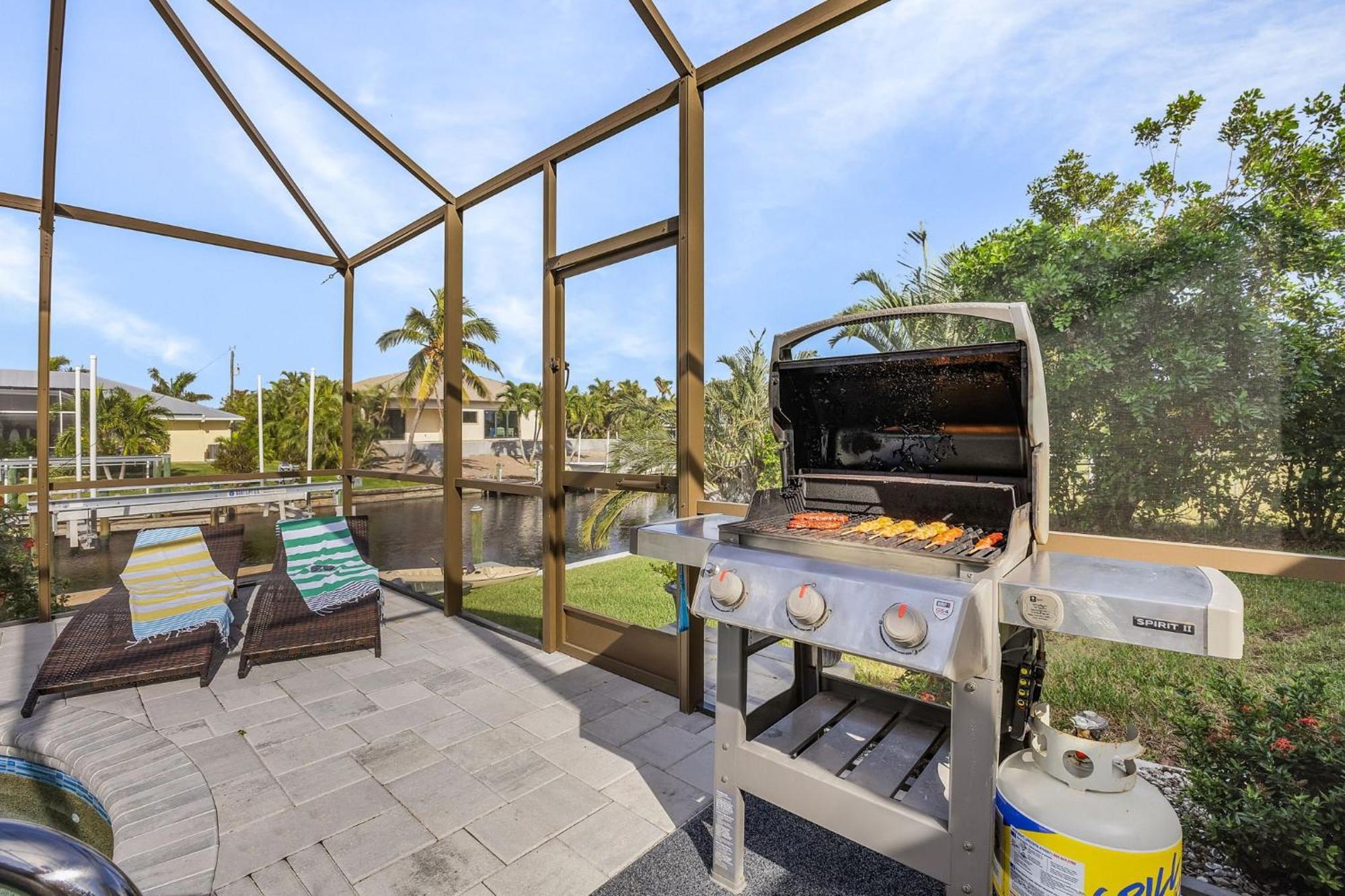 Waterfront Living, Dock, Heated Pool & - Gulf Gate Oasis - Roelens * Cape Coral