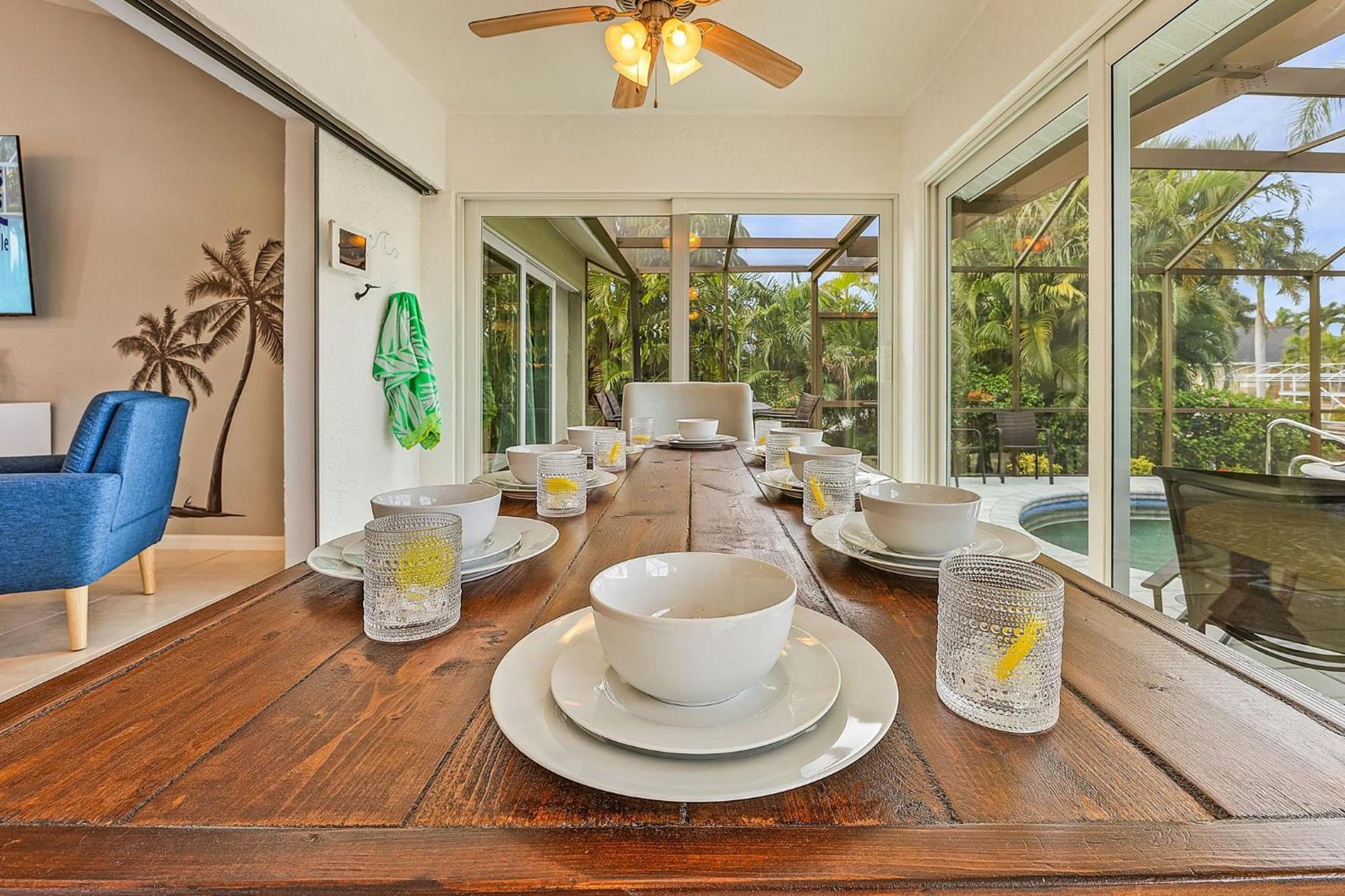 Waterfront Living, Dock, Heated Pool & - Gulf Gate Oasis - Roelens Holiday home