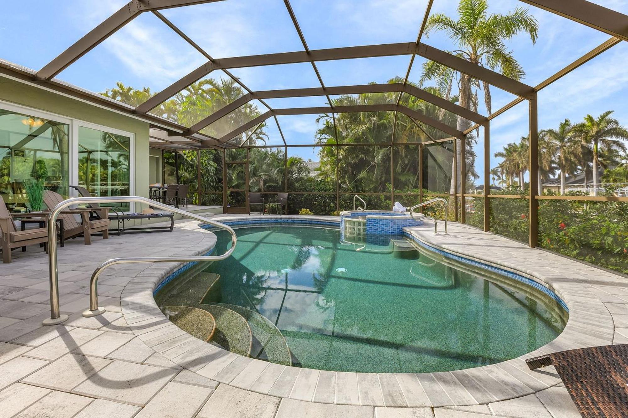Holiday home Waterfront Living, Dock, Heated Pool & - Gulf Gate Oasis - Roelens