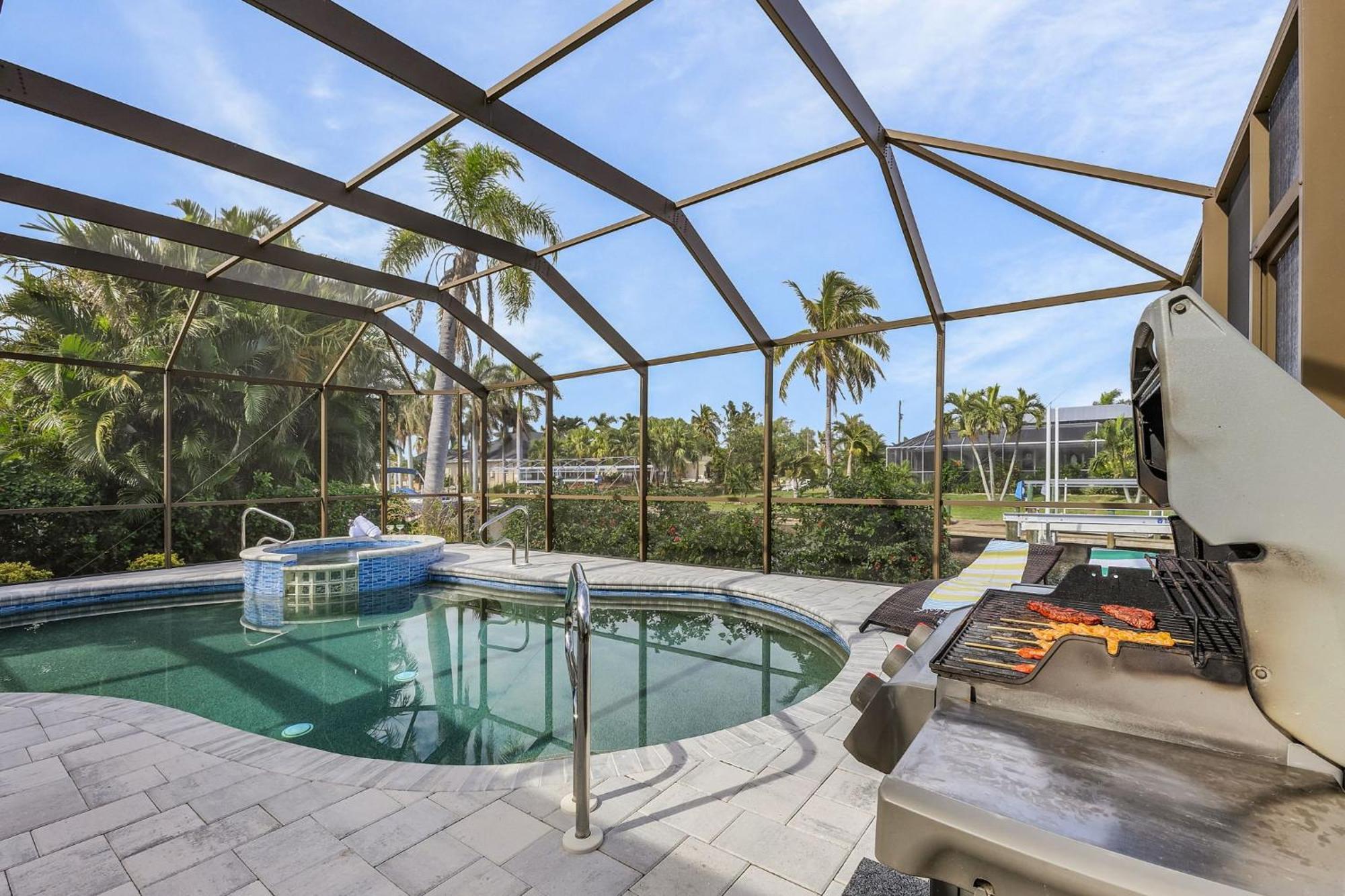 Waterfront Living, Dock, Heated Pool & - Gulf Gate Oasis - Roelens Holiday home Cape Coral