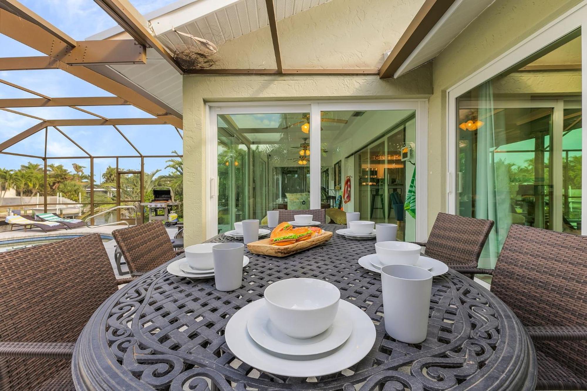 Waterfront Living, Dock, Heated Pool & - Gulf Gate Oasis - Roelens * Cape Coral