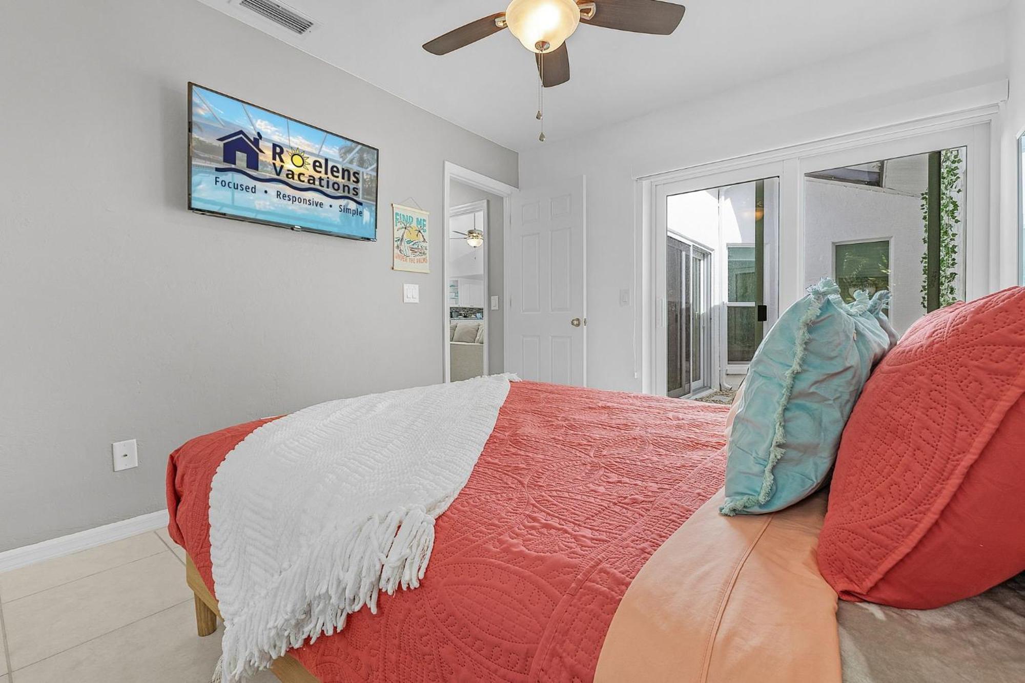 Waterfront Living, Dock, Heated Pool & - Gulf Gate Oasis - Roelens