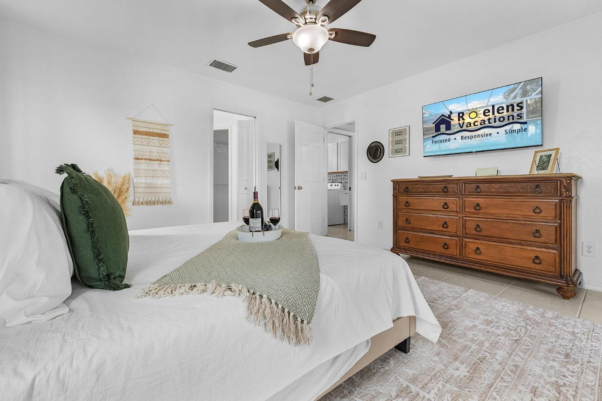 Waterfront Living, Dock, Heated Pool & - Gulf Gate Oasis - Roelens Holiday home