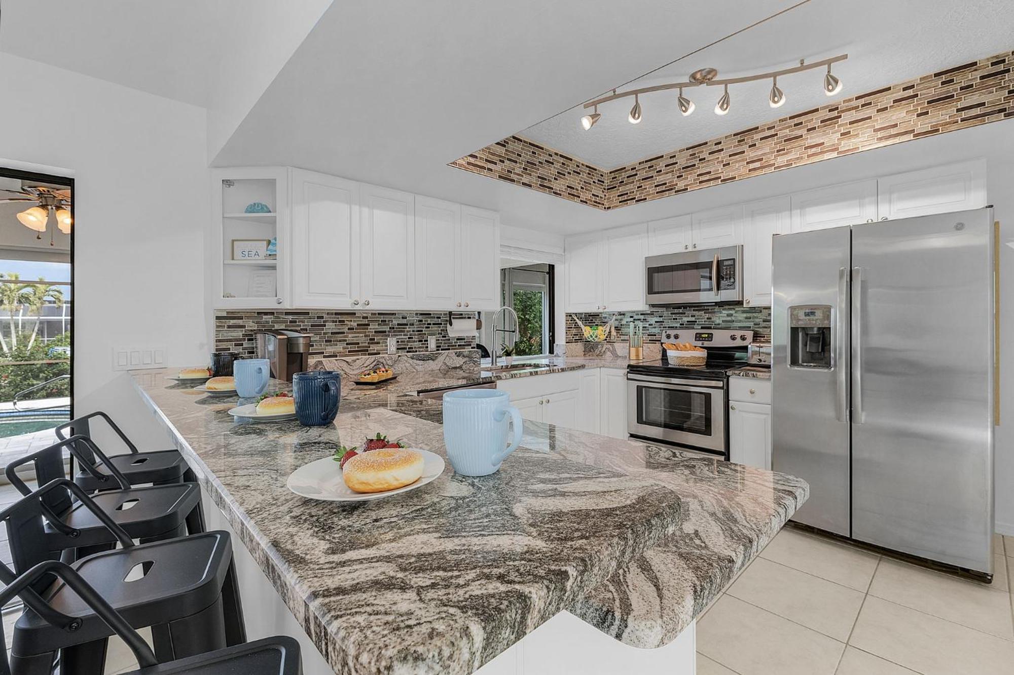Waterfront Living, Dock, Heated Pool & - Gulf Gate Oasis - Roelens * Cape Coral