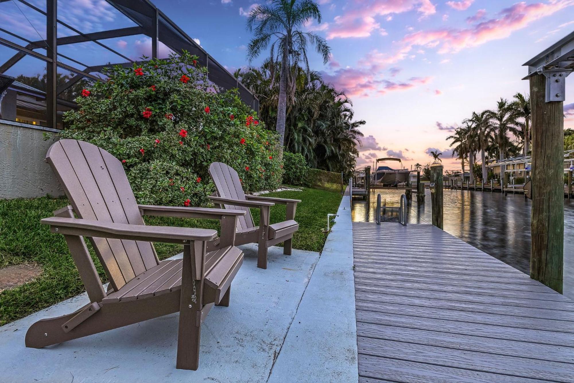 Waterfront Living, Dock, Heated Pool & - Gulf Gate Oasis - Roelens Holiday home