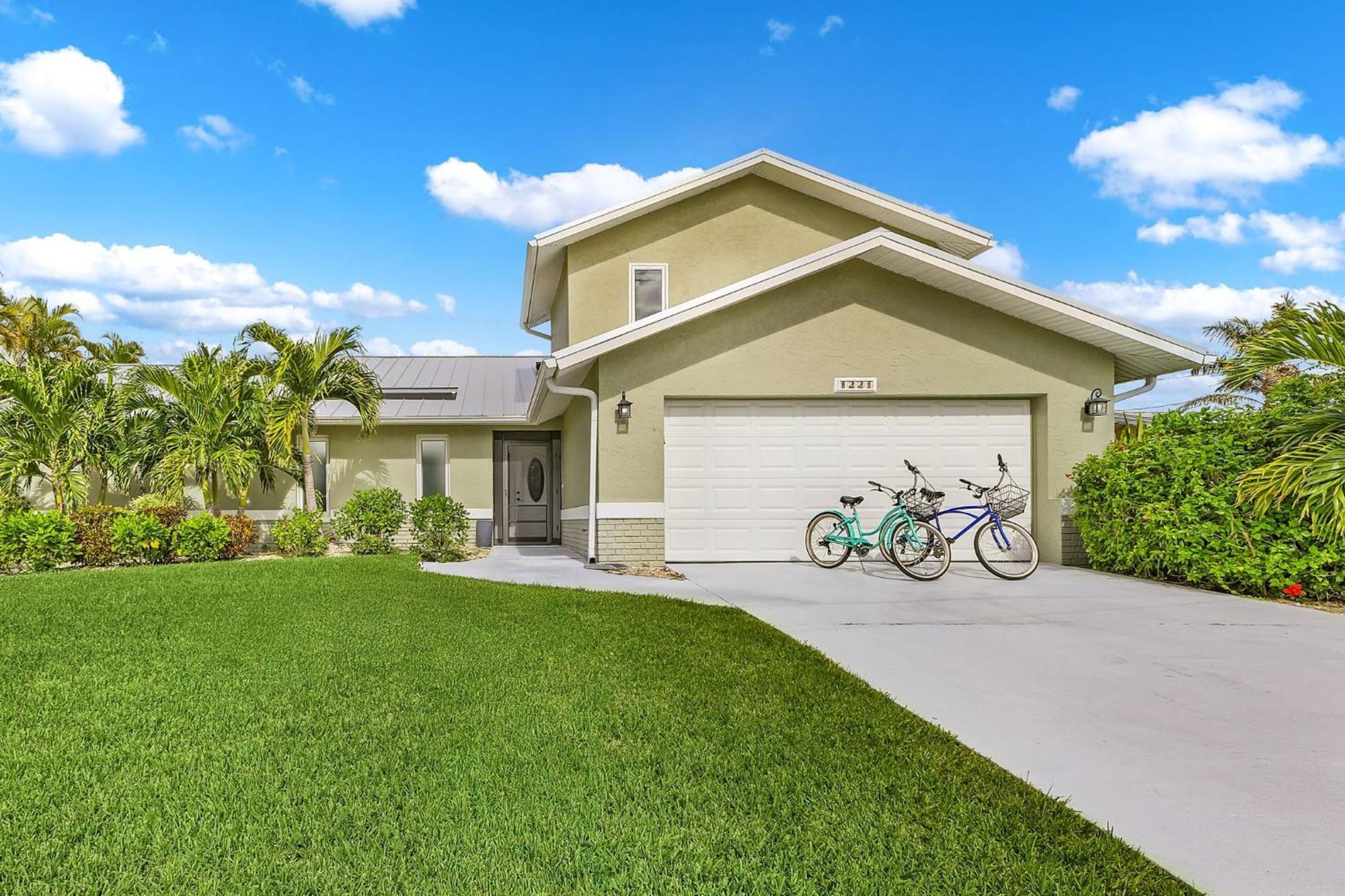 Holiday home Waterfront Living, Dock, Heated Pool & - Gulf Gate Oasis - Roelens *