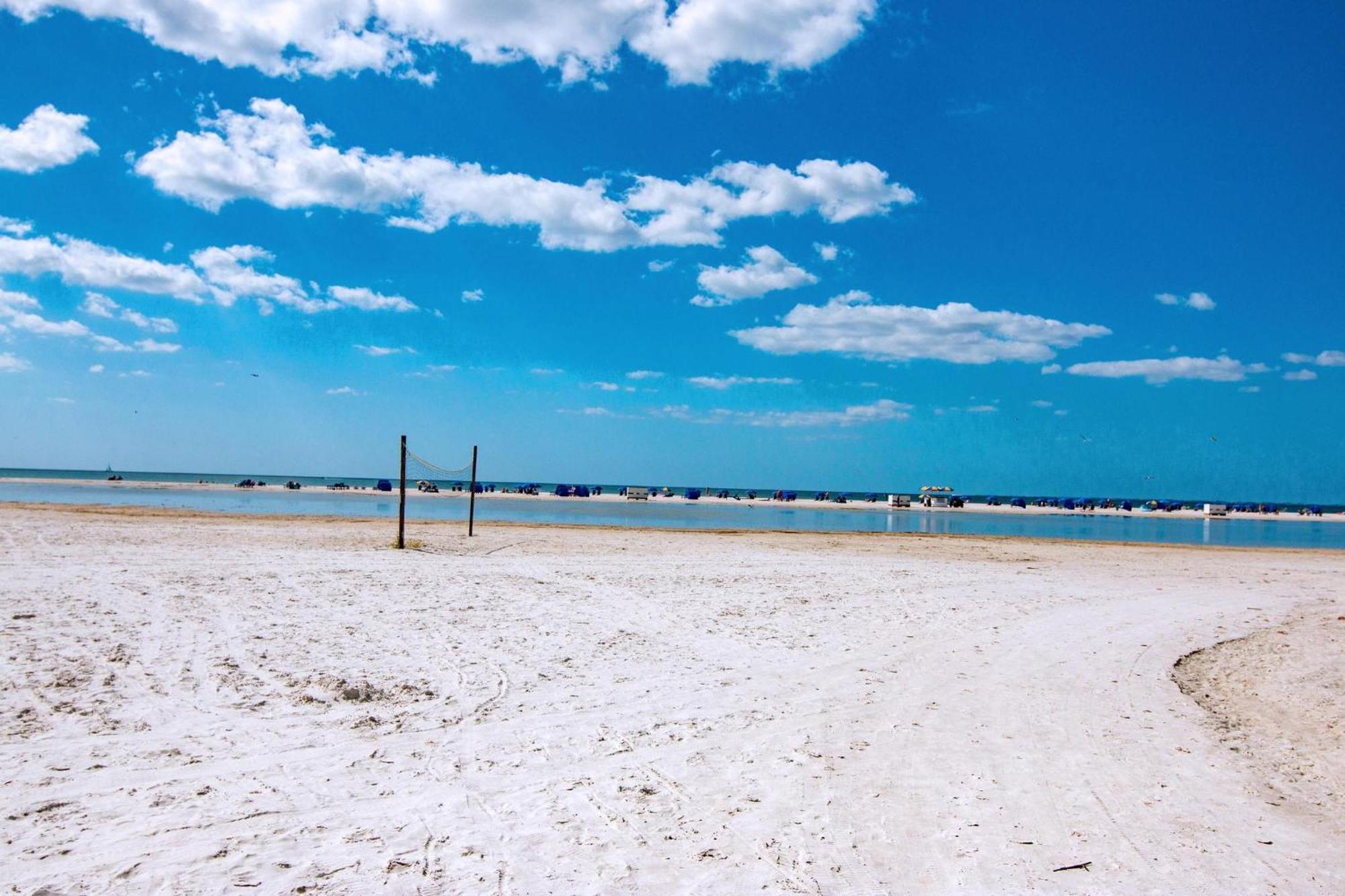 Holiday home 3br Beachfront Oasis With Pool & Hot Tub Fort Myers Beach
