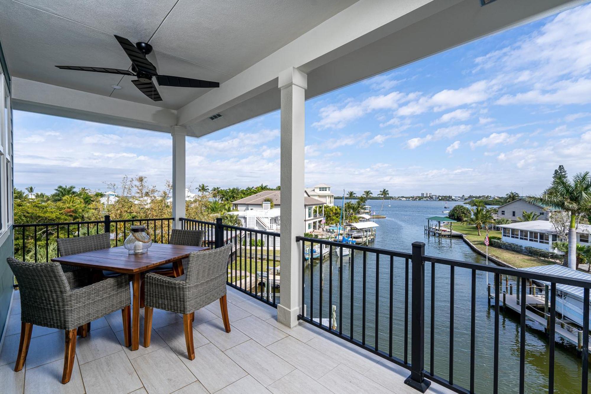 Bliss On The Bay: 5br Oasis W/ Pool, & Views *