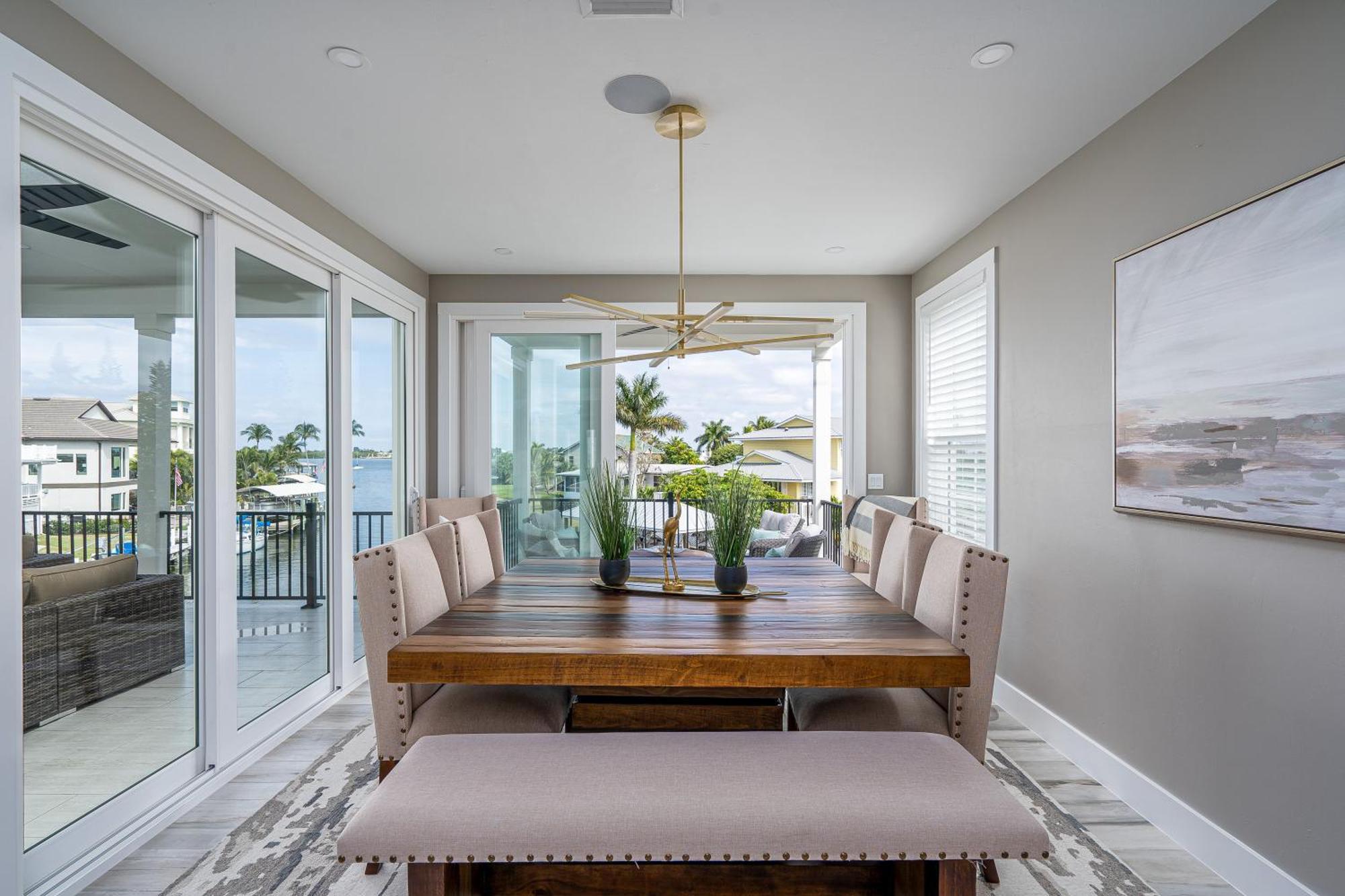 Holiday home Bliss On The Bay: 5br Oasis W/ Pool, & Views