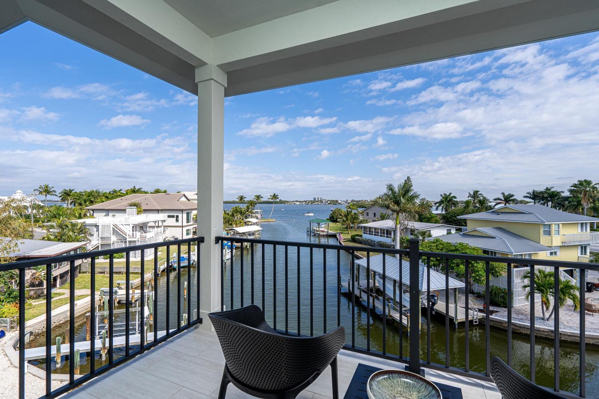 Bliss On The Bay: 5br Oasis W/ Pool, & Views *