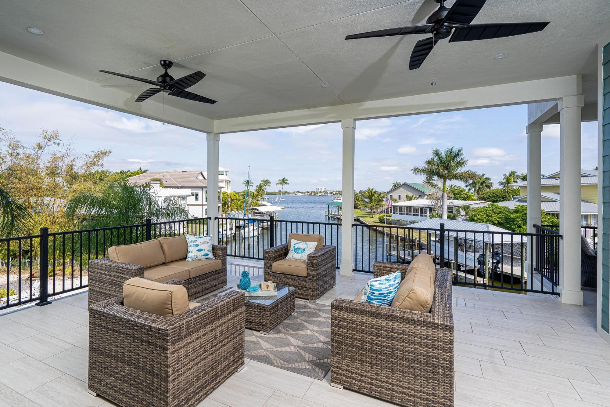 Bliss On The Bay: 5br Oasis W/ Pool, & Views Fort Myers Beach