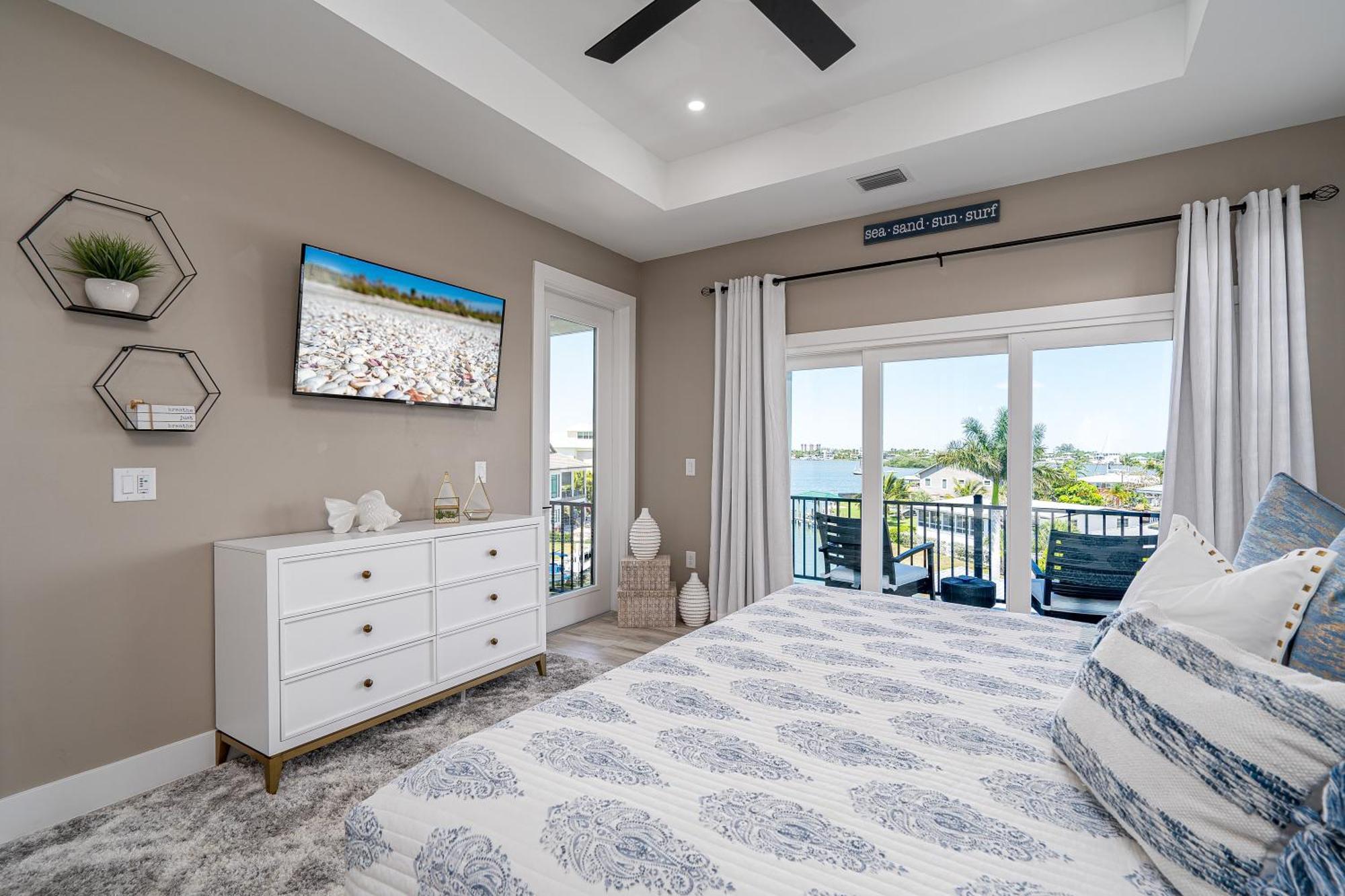 Holiday home Bliss On The Bay: 5br Oasis W/ Pool, & Views