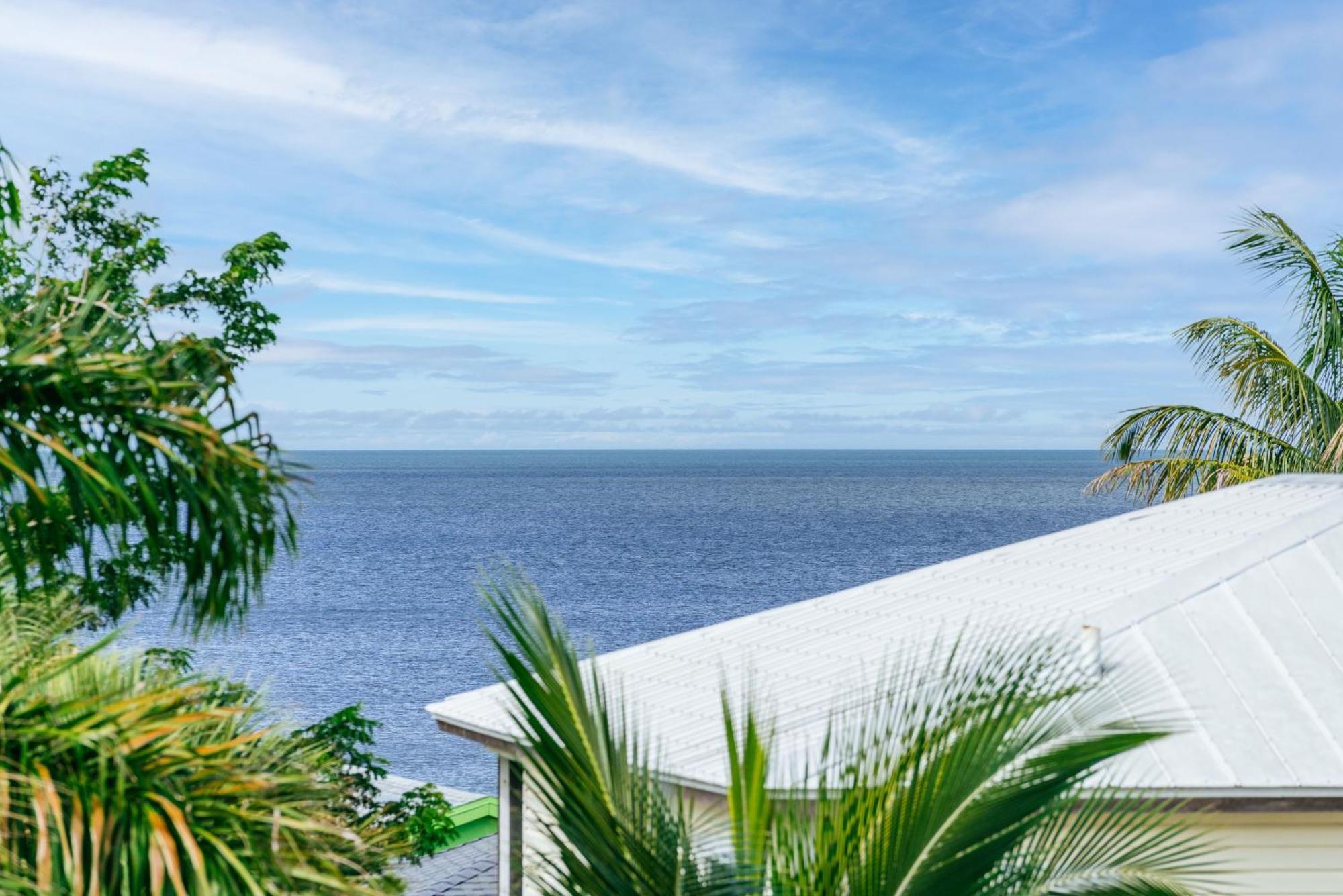 Beach-to-bay 5br: Pool, Spa, Gulf Views, Elevator Holiday home *
