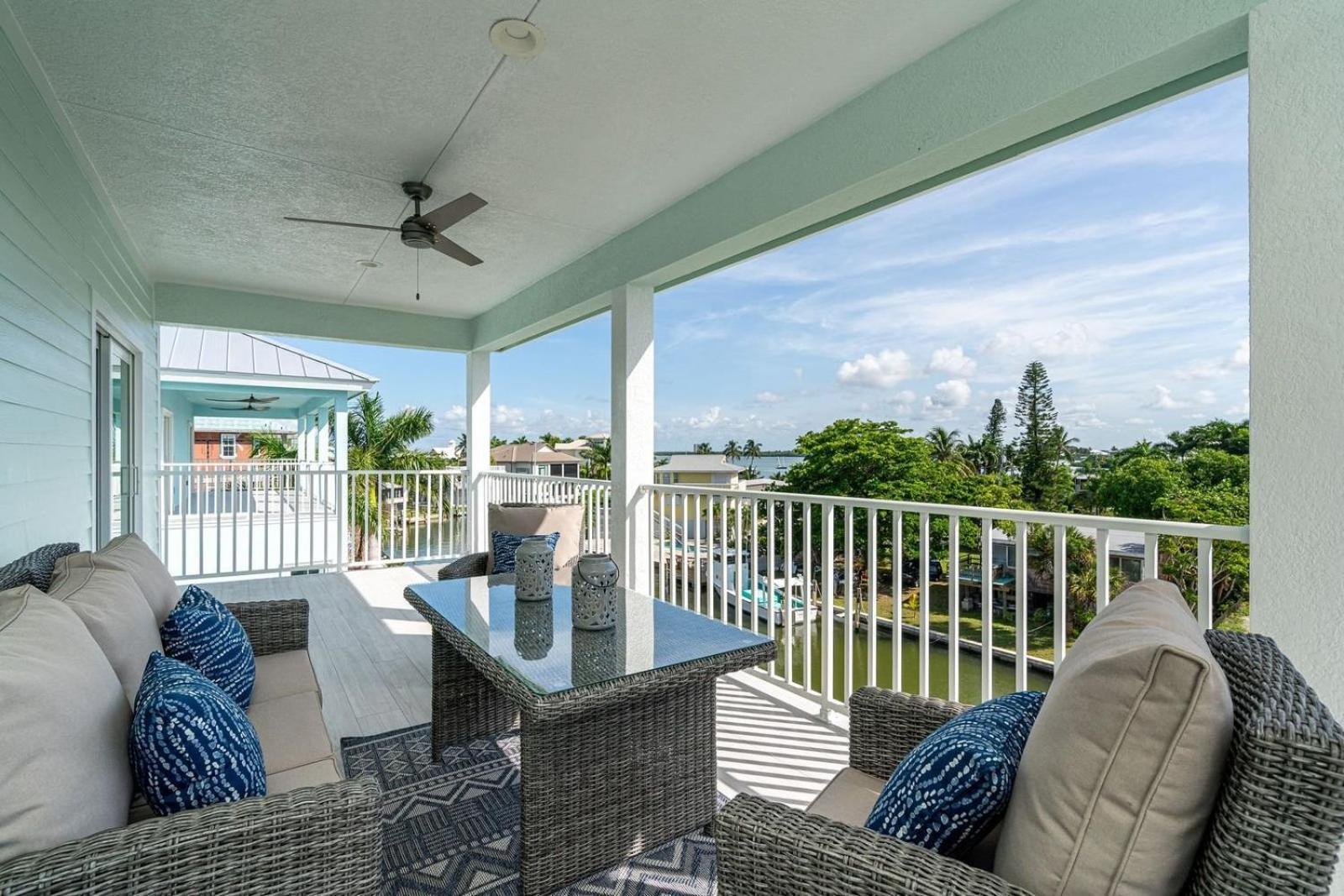 Holiday home Beach-to-bay 5br: Pool, Spa, Gulf Views, Elevator Fort Myers Beach