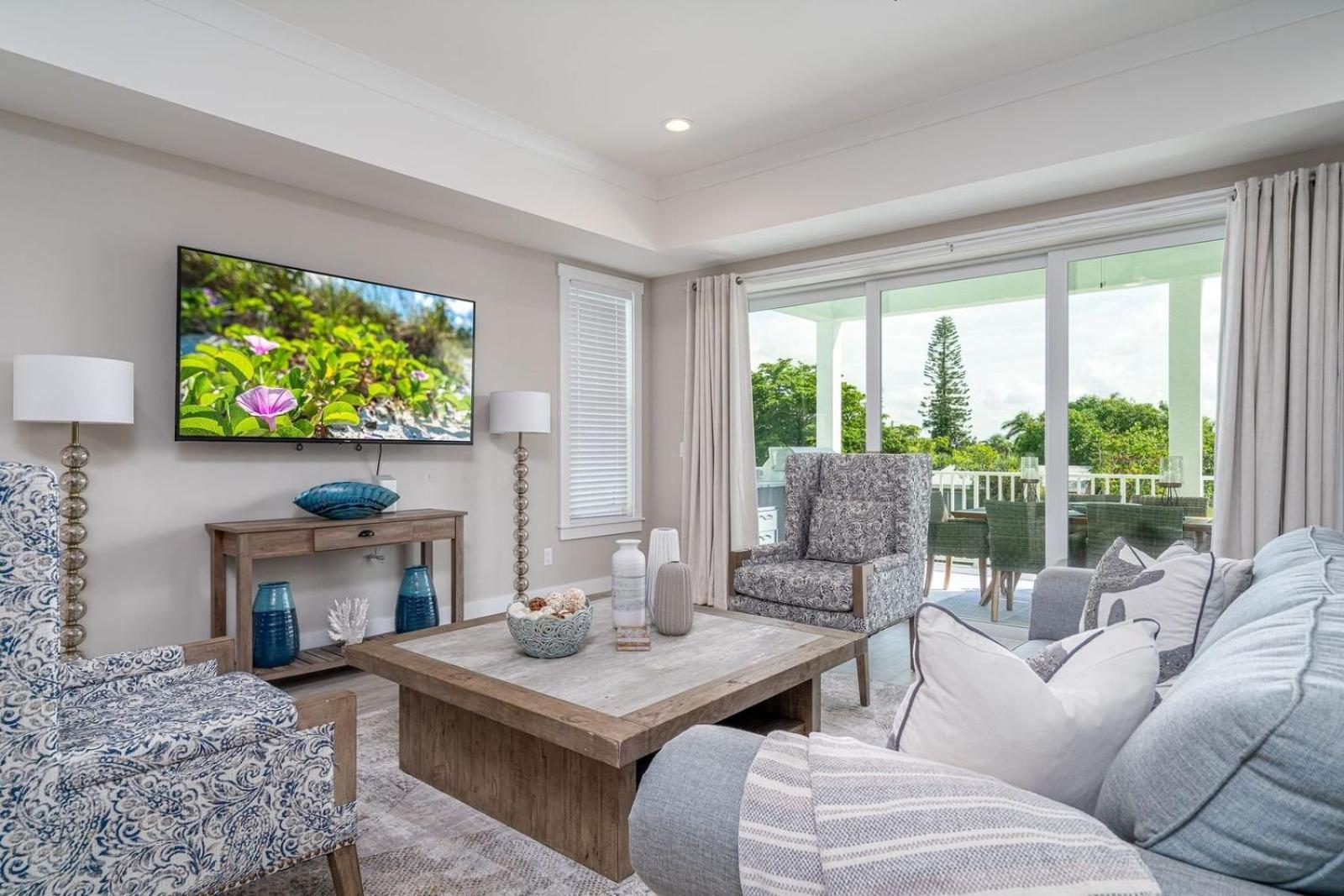 Beach-to-bay 5br: Pool, Spa, Gulf Views, Elevator